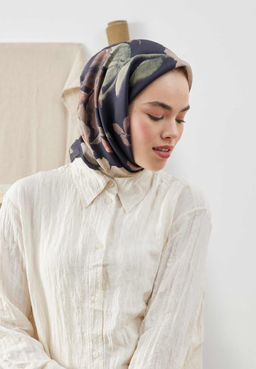 Siyah Soft Garden Desen Pamuk İpek Eşarp