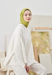 BAMBOO SQUARE SCARF OIL GREEN