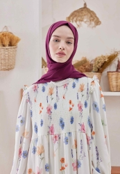 MEDINA SILK HIJAB SOUR CHERRY