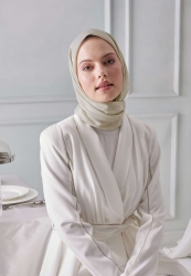 LUXURY SHINE SCARF BEIGE LUXURY SHINE SCARF BEIGE