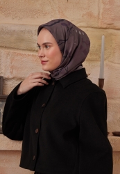 AURA DESEN PAMUK İPEK EŞARP KOYU MÜRDÜM AURA DESEN PAMUK İPEK EŞARP KOYU MÜRDÜM