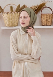 MEDİNE İPEĞİ EŞARP PUSLU YEŞİL MEDİNE İPEĞİ EŞARP PUSLU YEŞİL