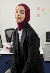 ATHLETIC HIJAB MAROON