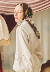 ENCHANTED MELODY PATTERNED FLOSS VISCOSE SCARF COFFEE CREAM