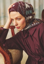 LITTLE LOVE DREAM PATTERNED FLOSS VISCOSE SCARF CHERRY