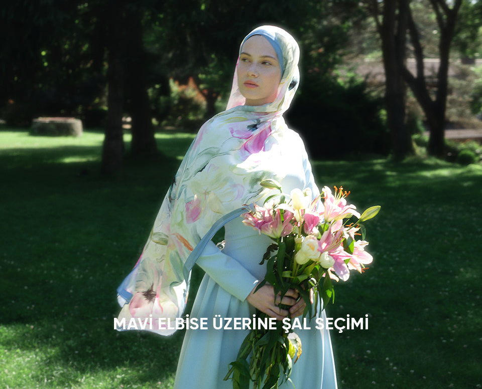 Mavi Elbise Üzerine Şal Seçimi