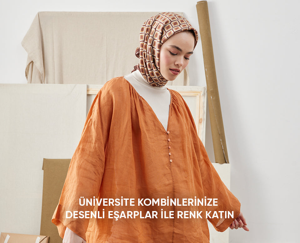 Üniversite Kombinlerinize Desenli Eşarplar ile Renk Katın