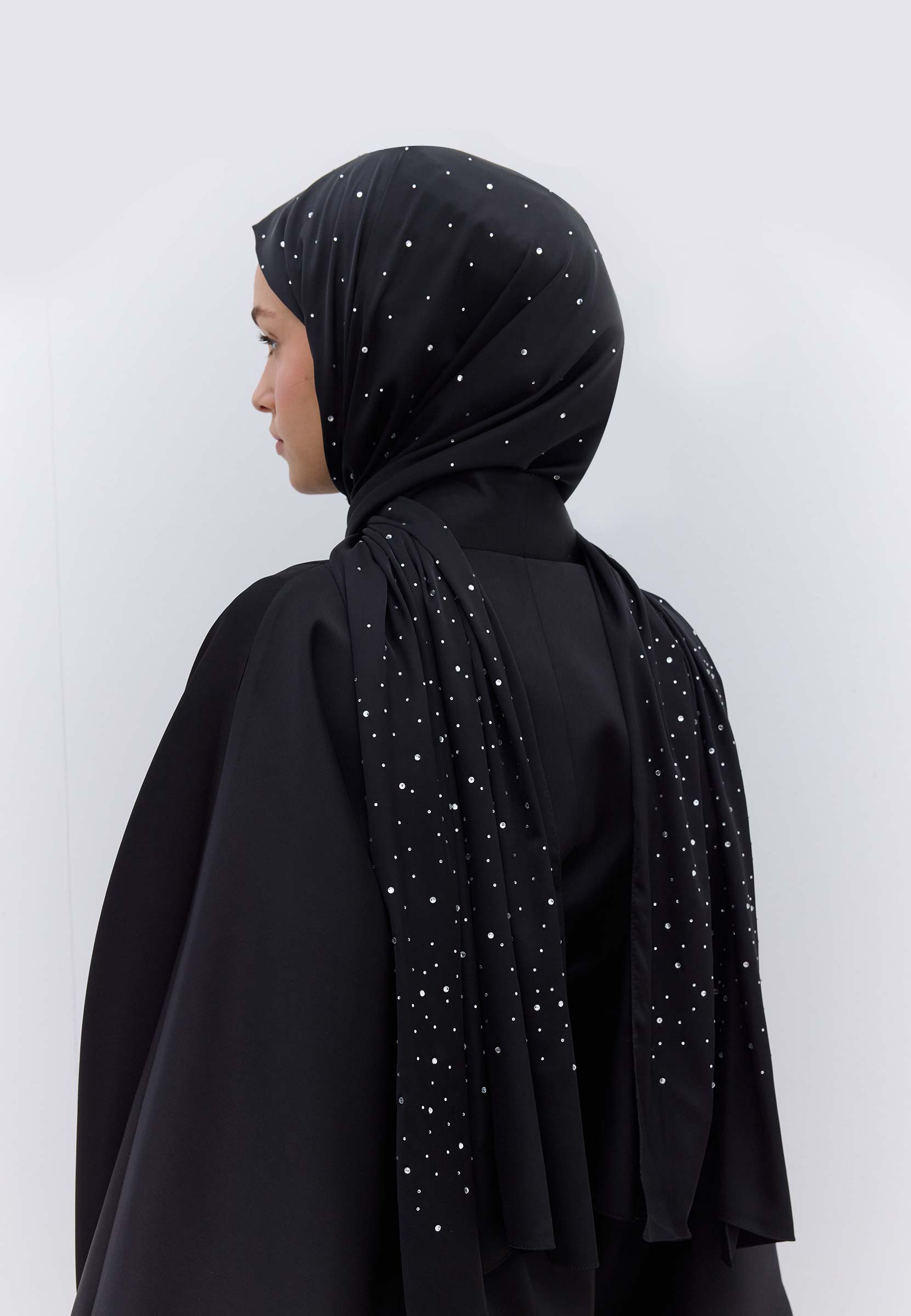 Siyah Gümüş Strass Taşlı İpeksi Şal
