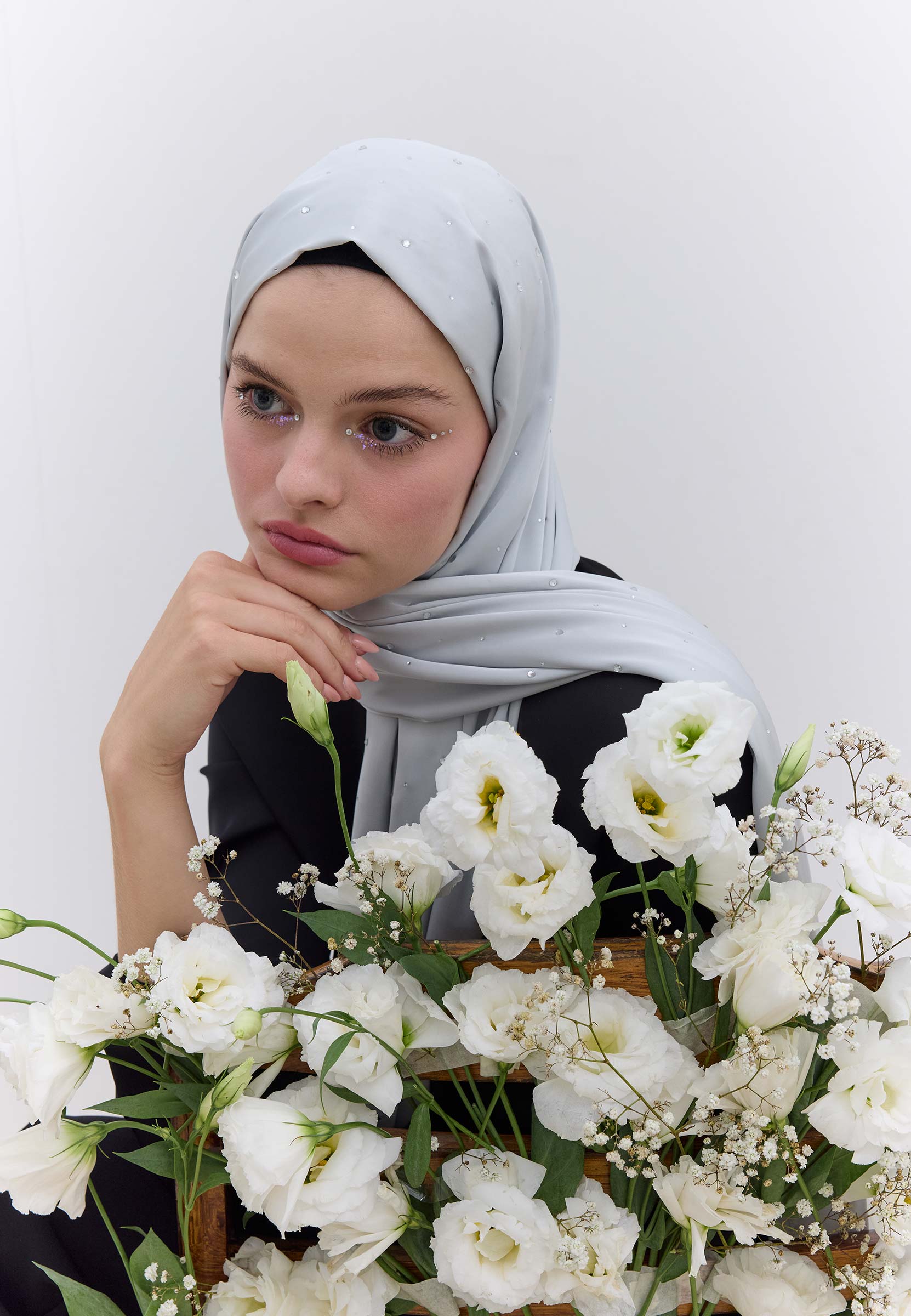 Gümüş Strass Taşlı İpeksi Şal
