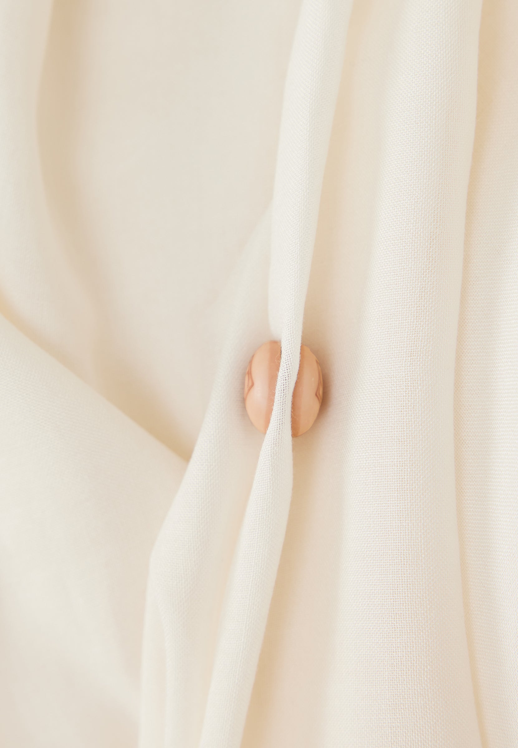 Nude Logolu Mıknatıslı İğne