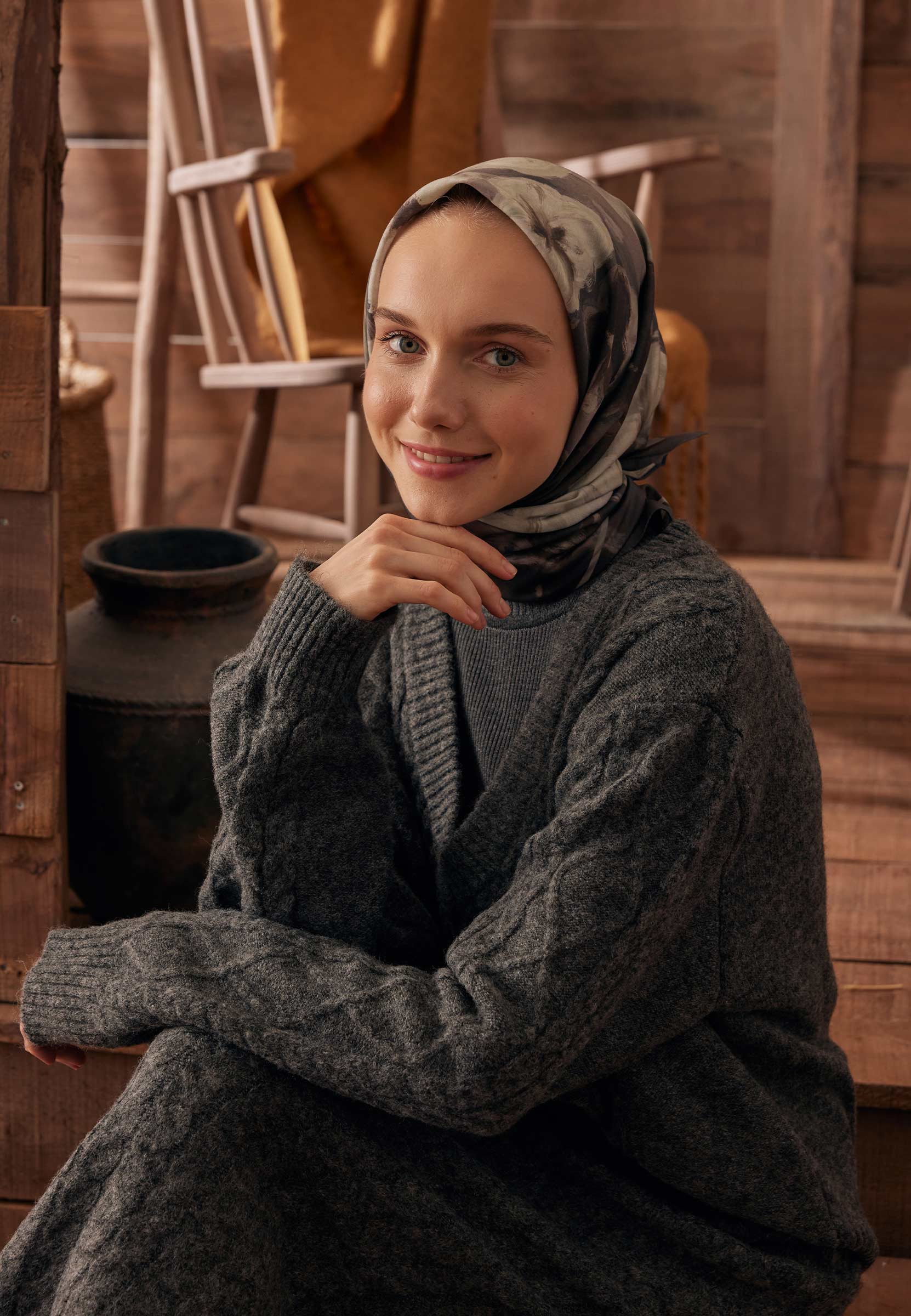 Kahverengi Roslyn Desen Pamuk İpek Eşarp