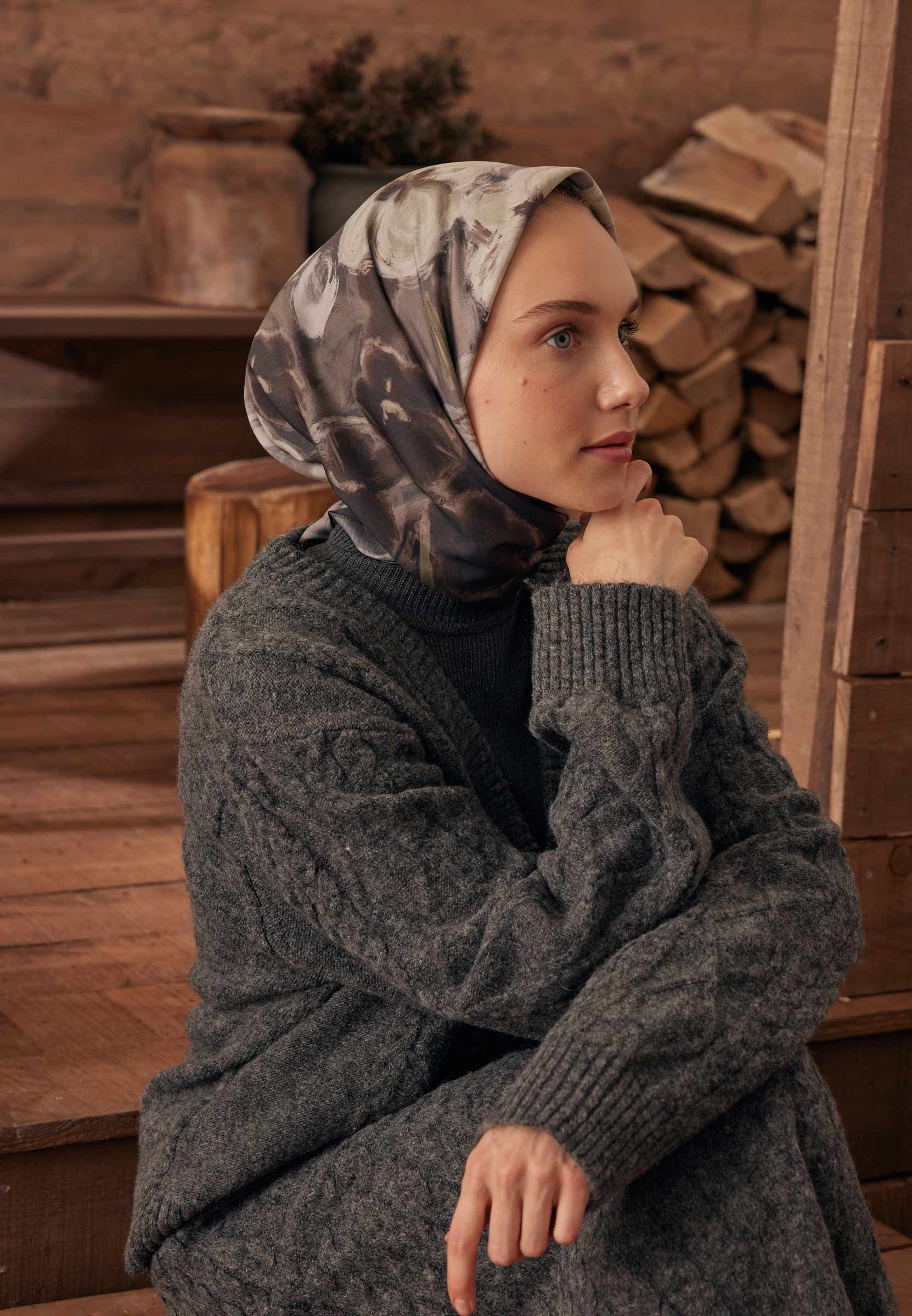 Kahverengi Roslyn Desen Pamuk İpek Eşarp