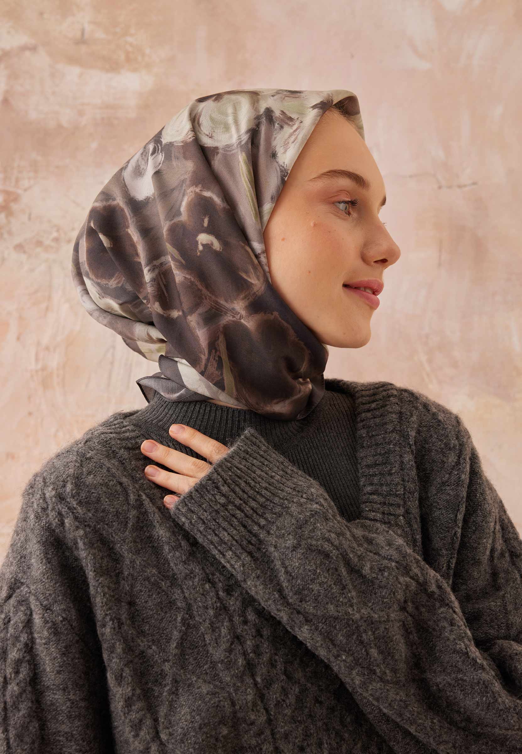 Kahverengi Roslyn Desen Pamuk İpek Eşarp