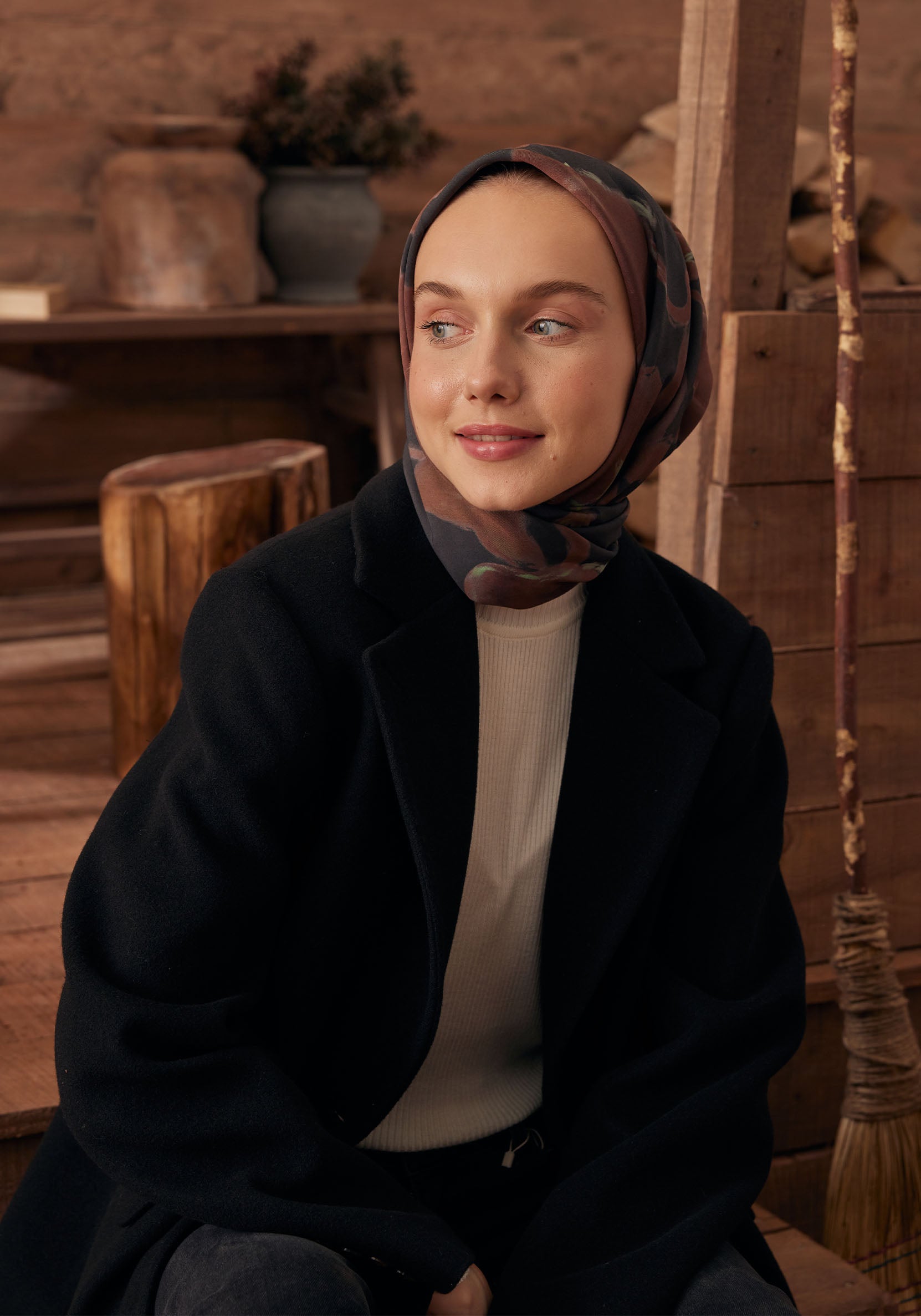 Siyah Dark Flower Desen Pamuk İpek Eşarp