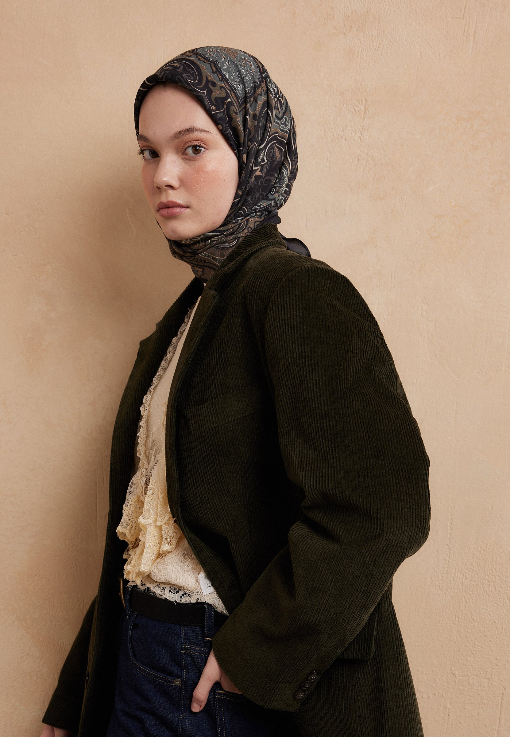 Siyah Vera Desen Pamuk İpek Eşarp