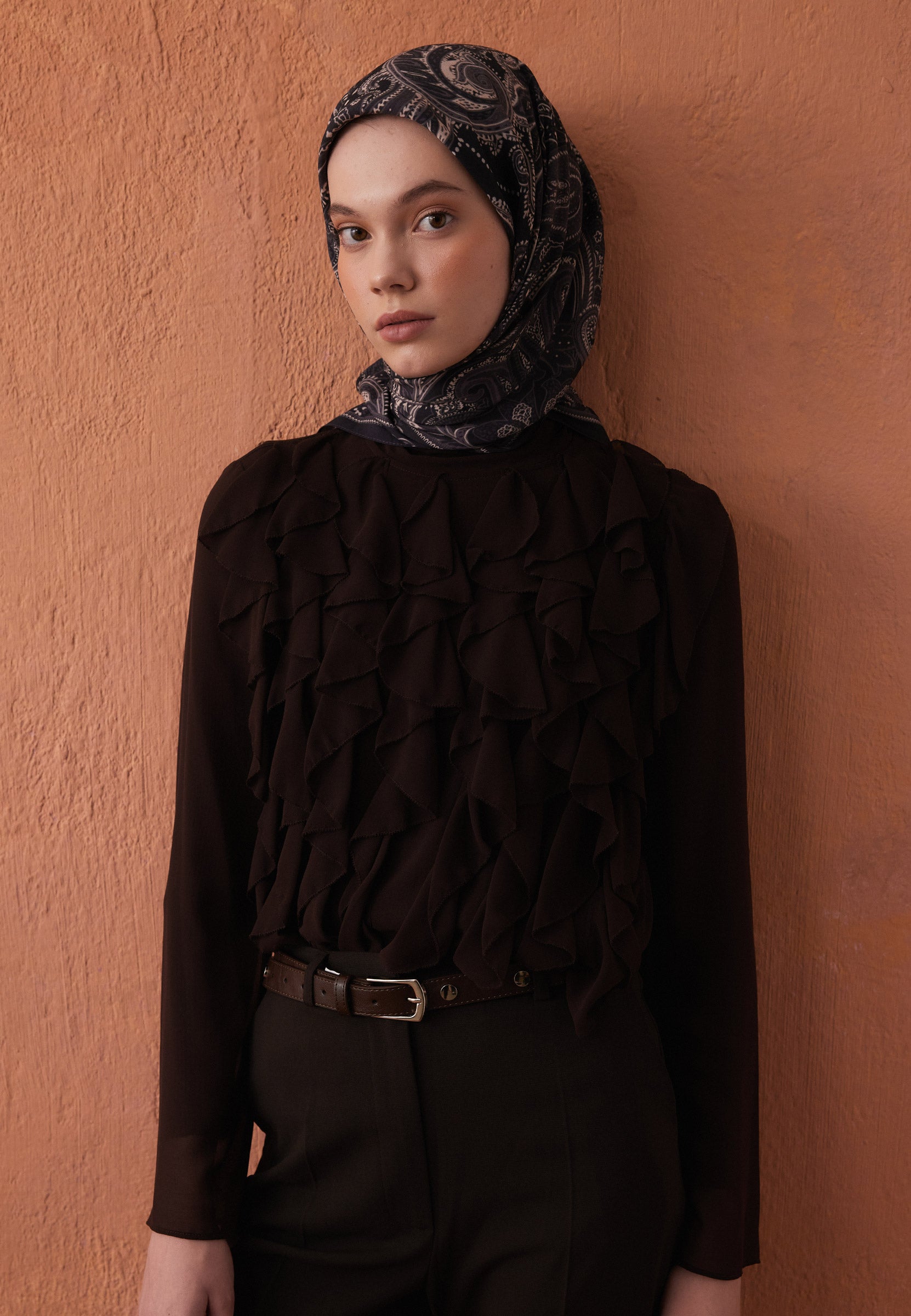 Siyah Dark Vıntage Desen Pamuk İpek Eşarp