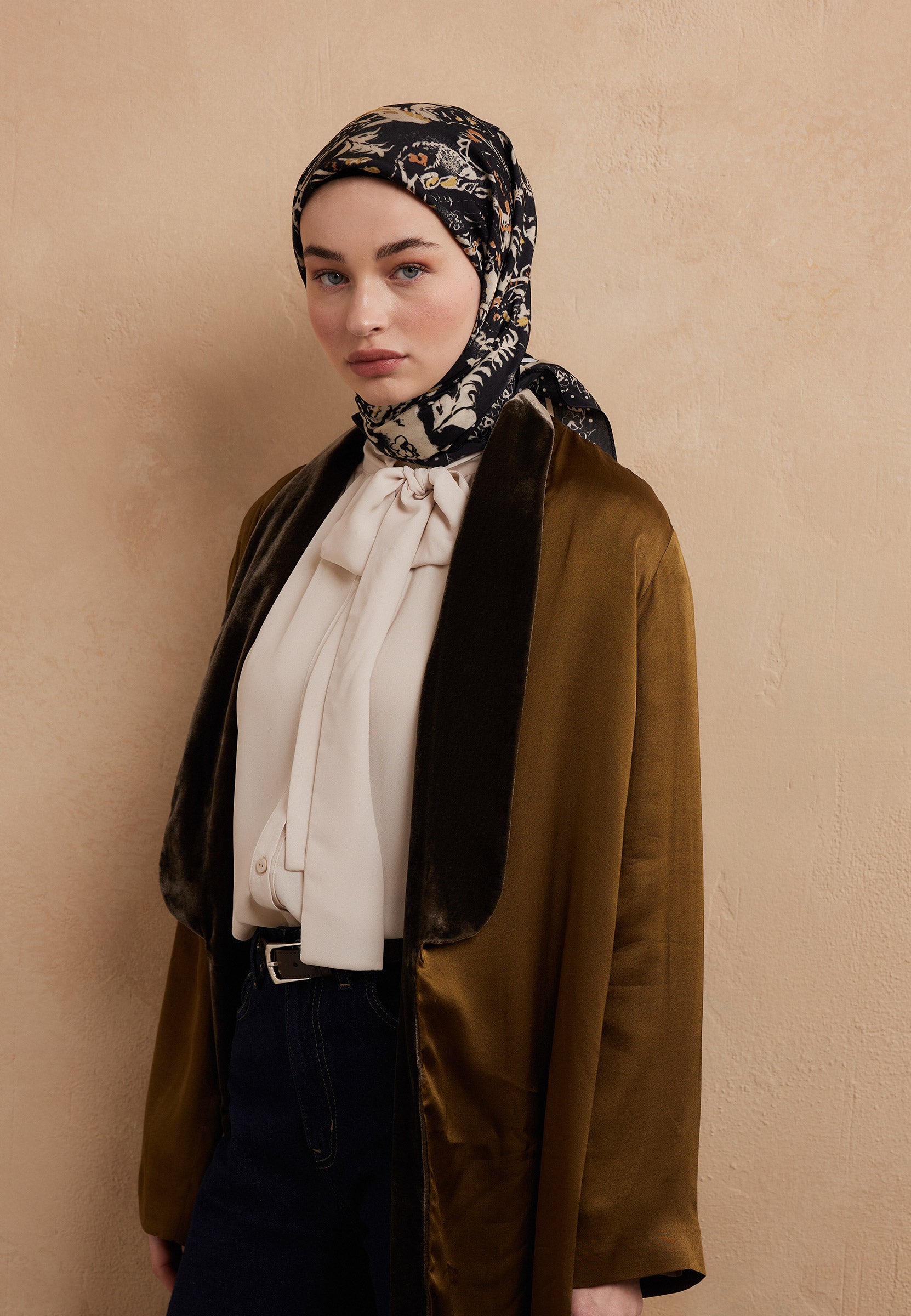 Siyah Floral Paısley Desen Pamuk İpek Eşarp