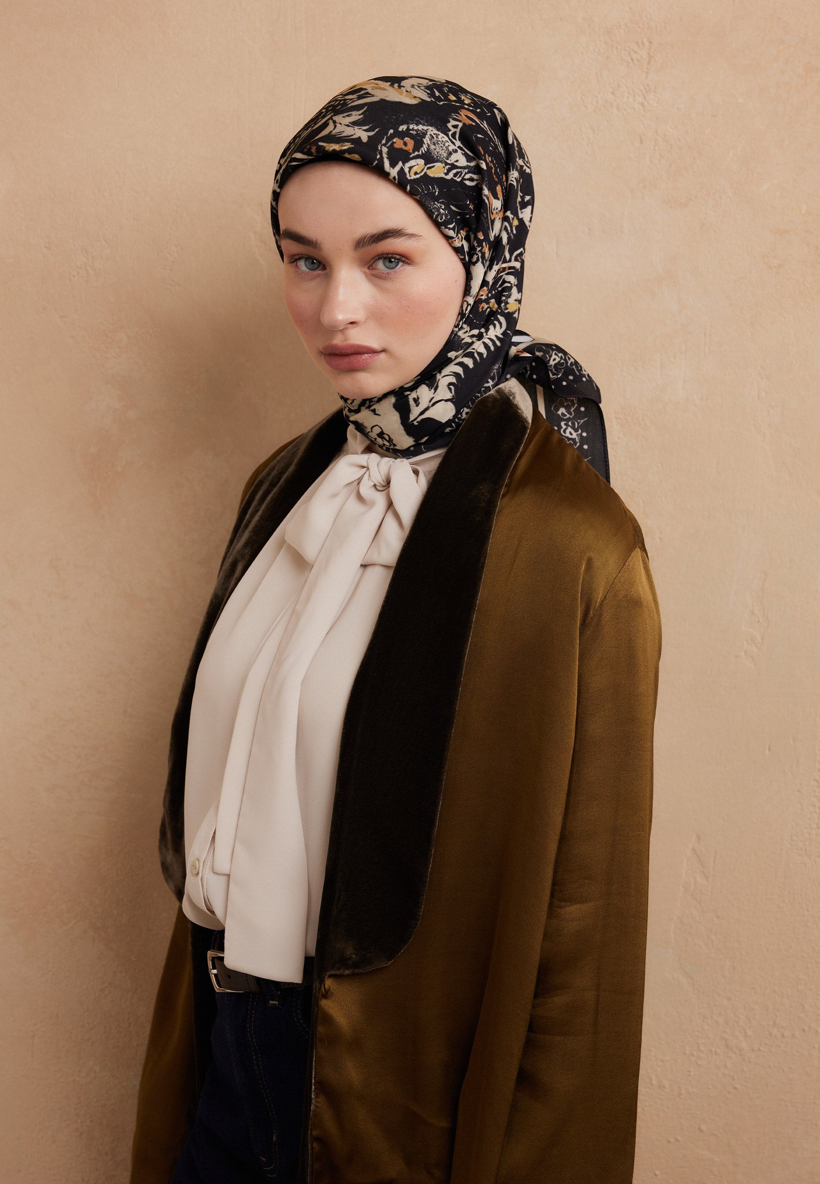 Siyah Floral Paısley Desen Pamuk İpek Eşarp