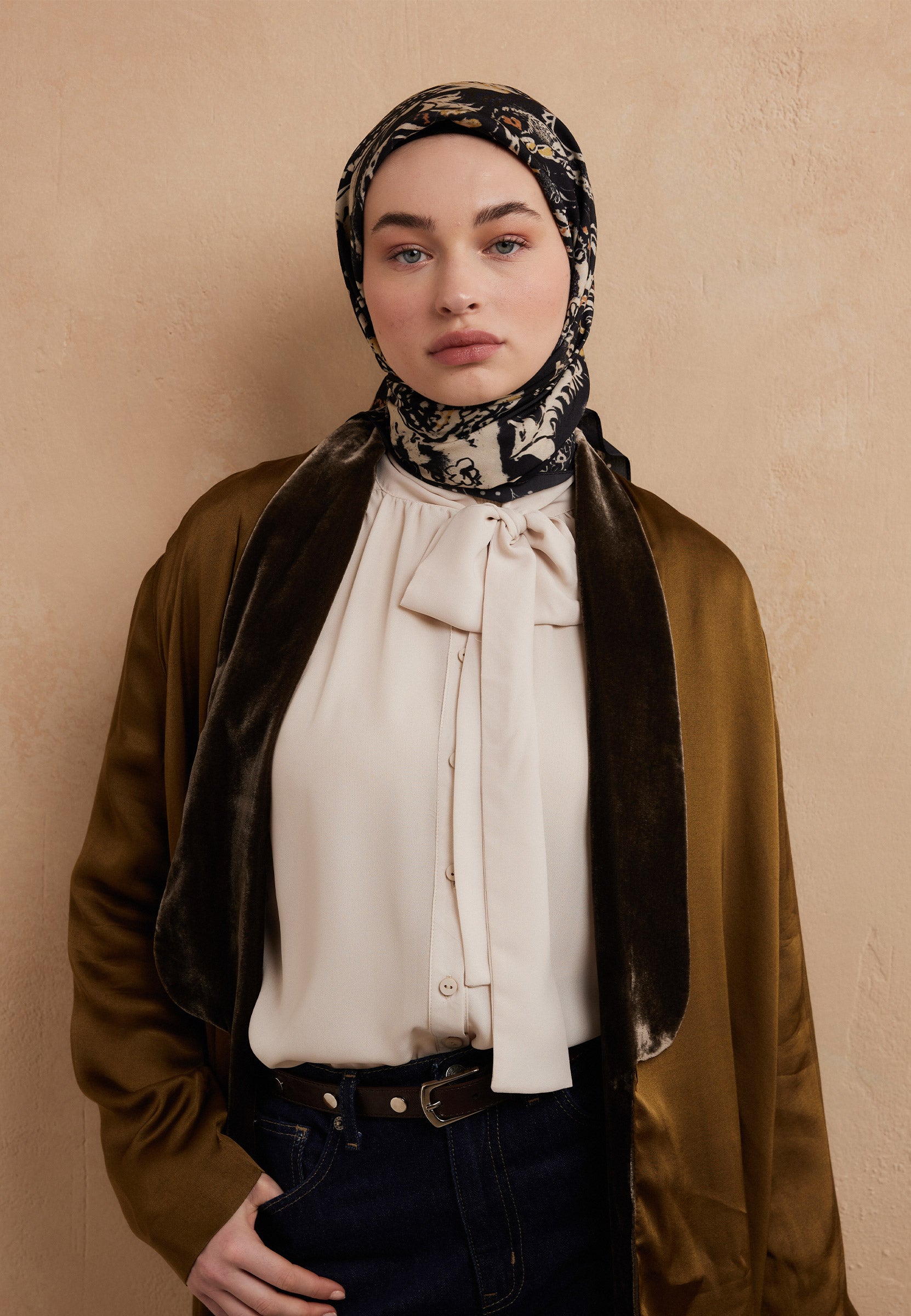Siyah Floral Paısley Desen Pamuk İpek Eşarp