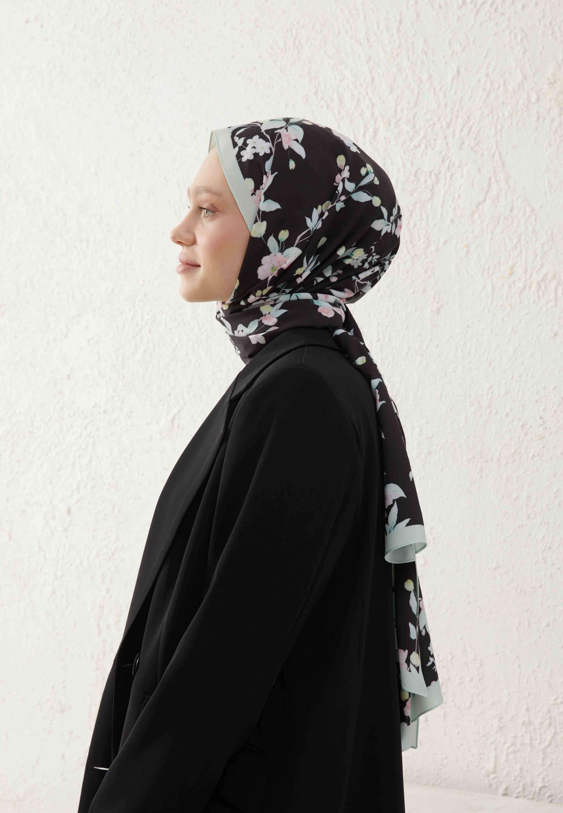 Siyah Prımrose Desen Şal