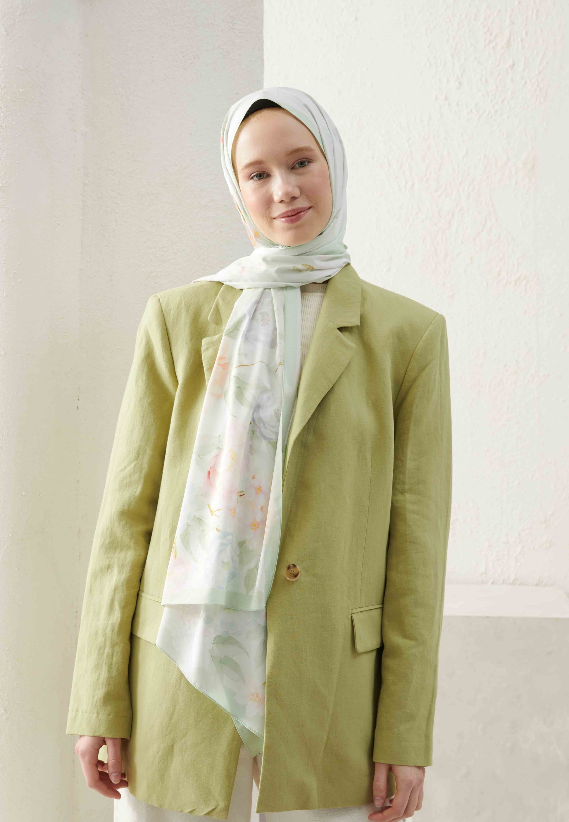 Nil Yeşili Rose Bouquet Desen Şal