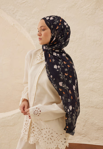 Lacivert Soft Flowers  Desen Rami Şal