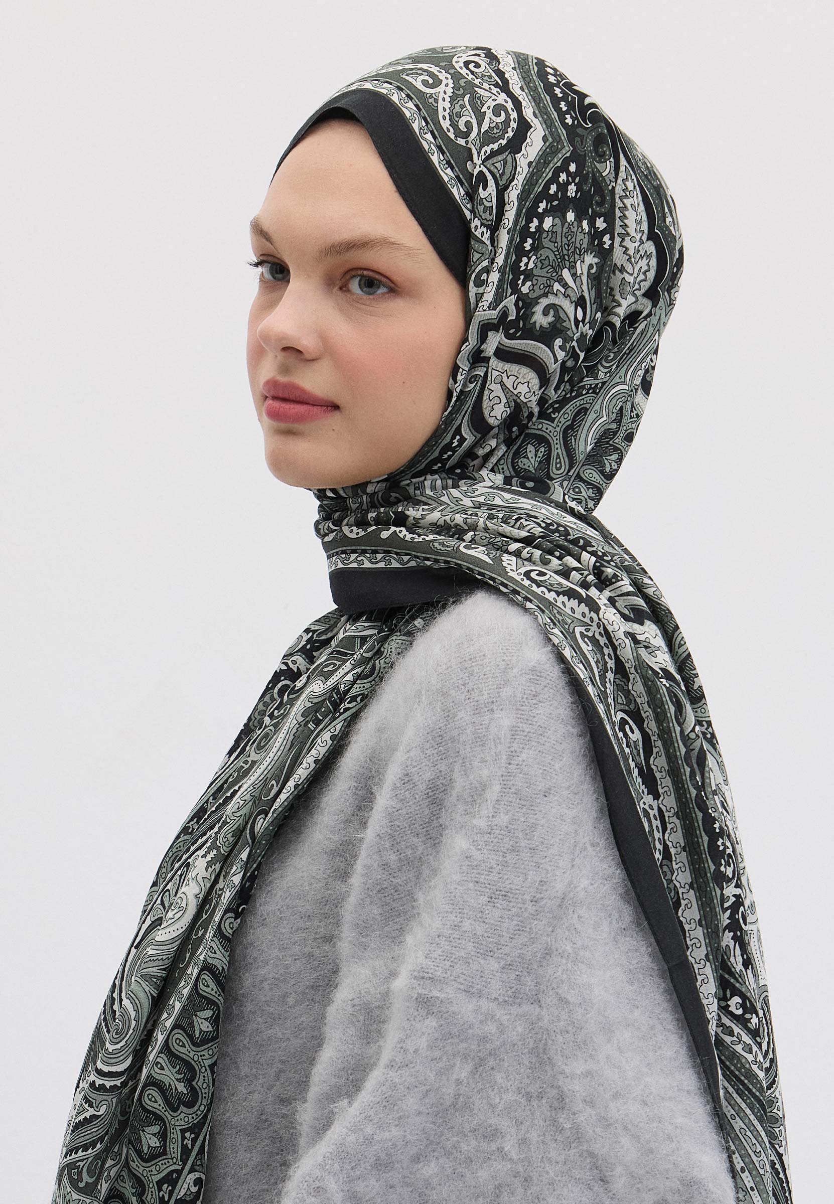 Siyah Etnıc Floral Desen Şal