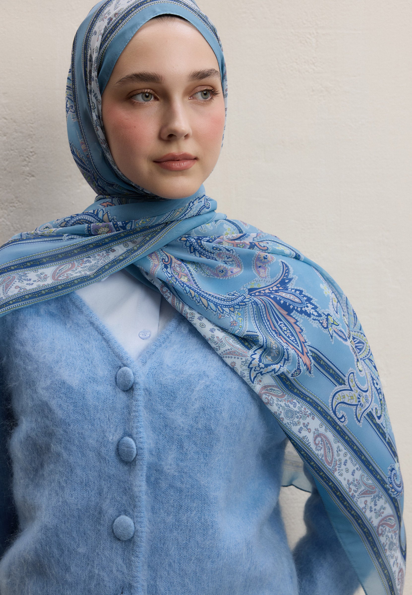 Pastel Mavi Luna Desen İpek Krep Şal