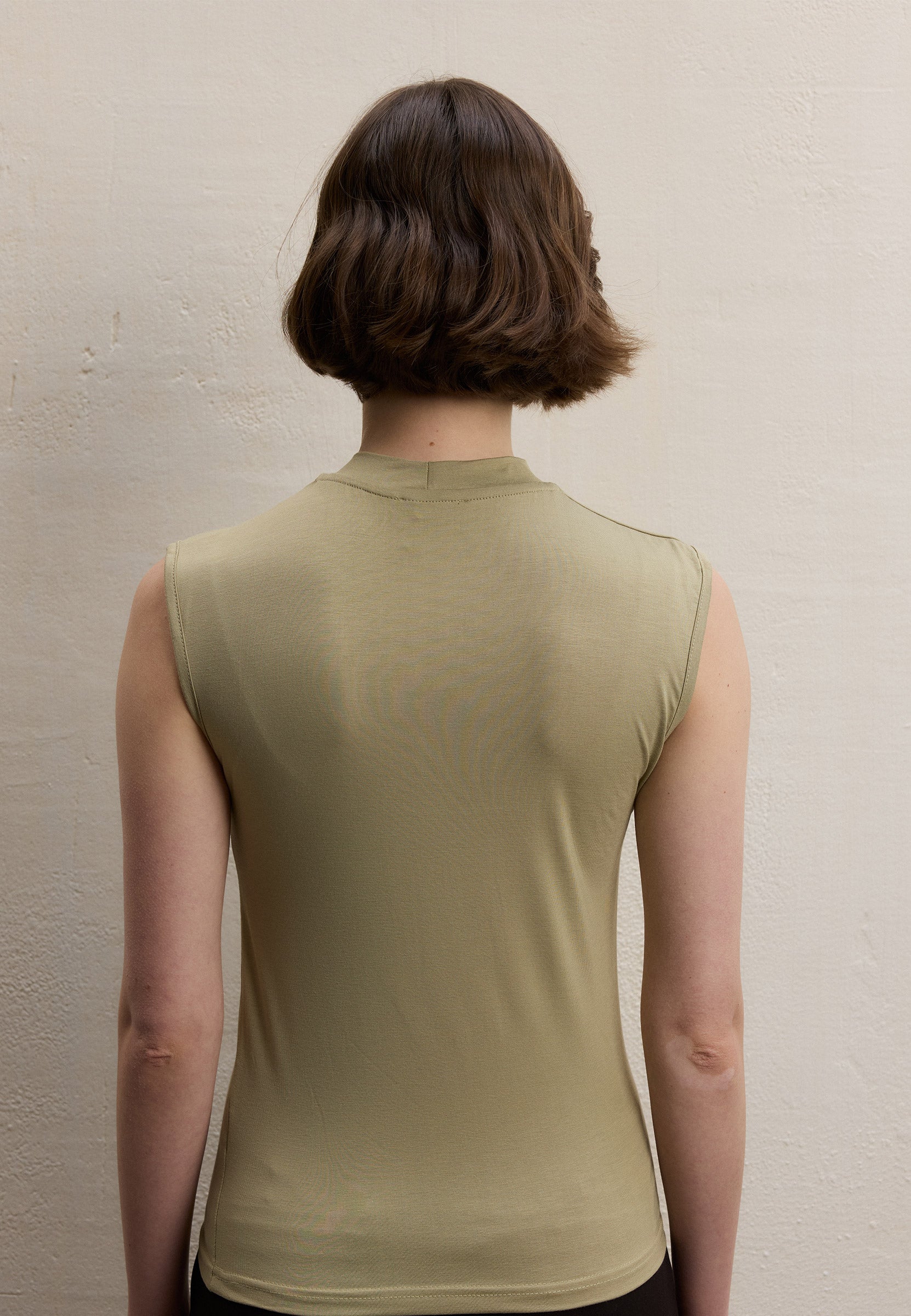 Adaçayı Sıfır Kol Bambu Body