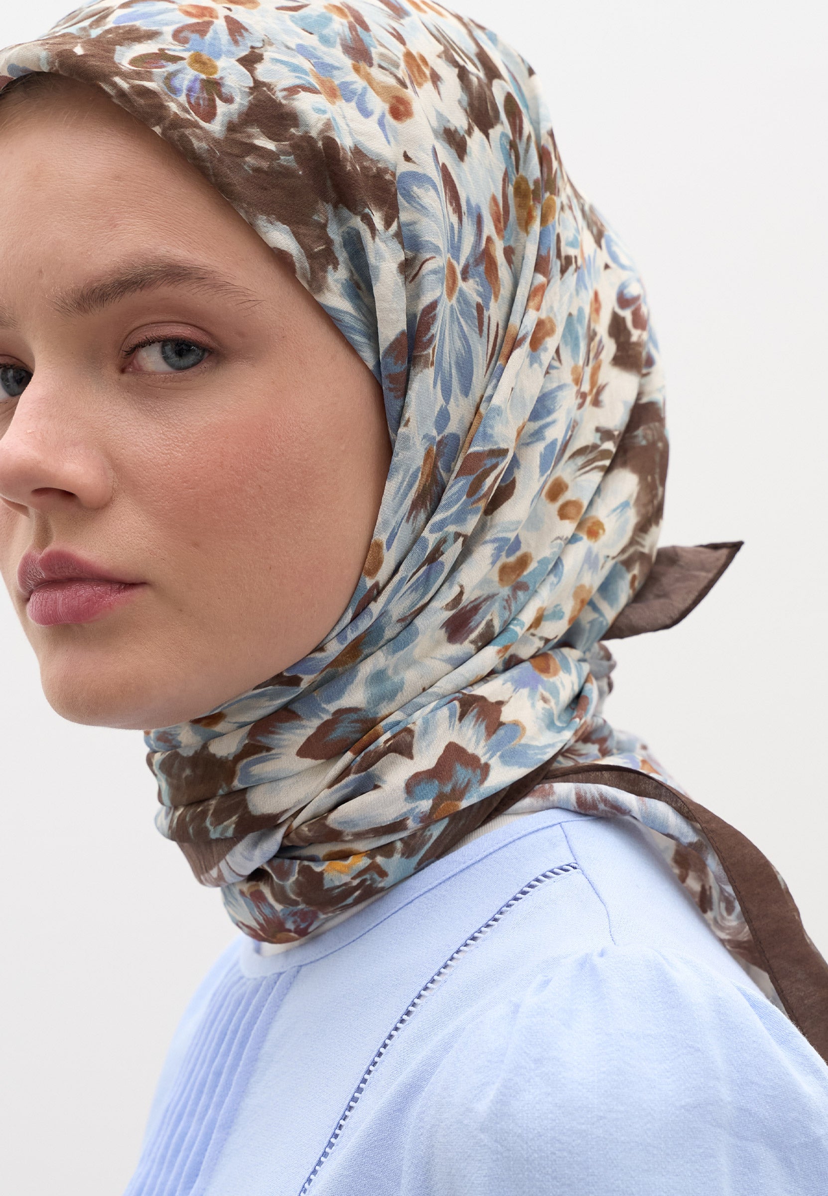 Çikolata Kahve Cherry Blossom Desen Pamuklu Viskon Eşarp