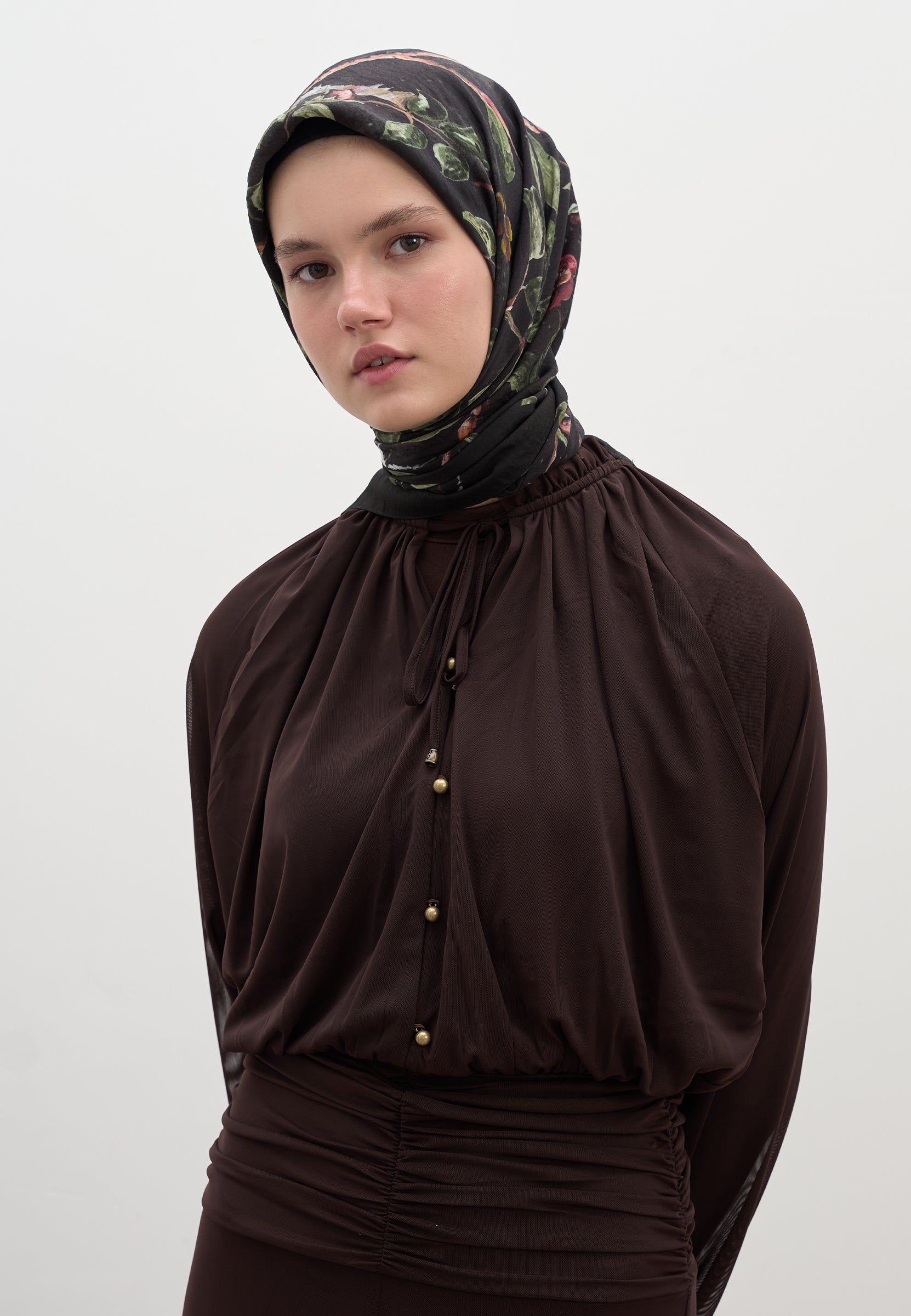 Siyah Flower Rain Desen Pamuklu Viskon Eşarp
