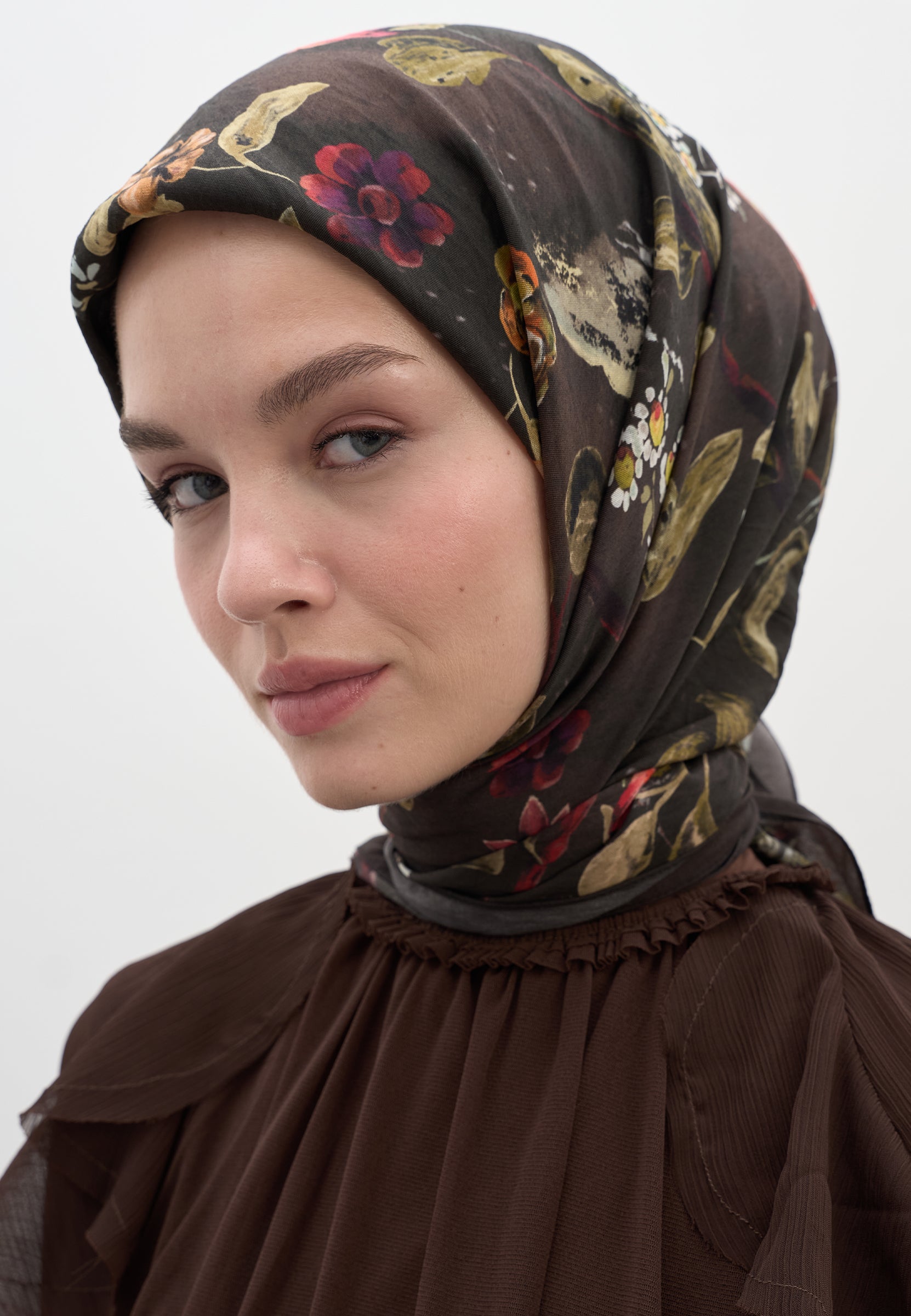 Acı Kahve Flower Rain Desen Pamuklu Viskon Eşarp