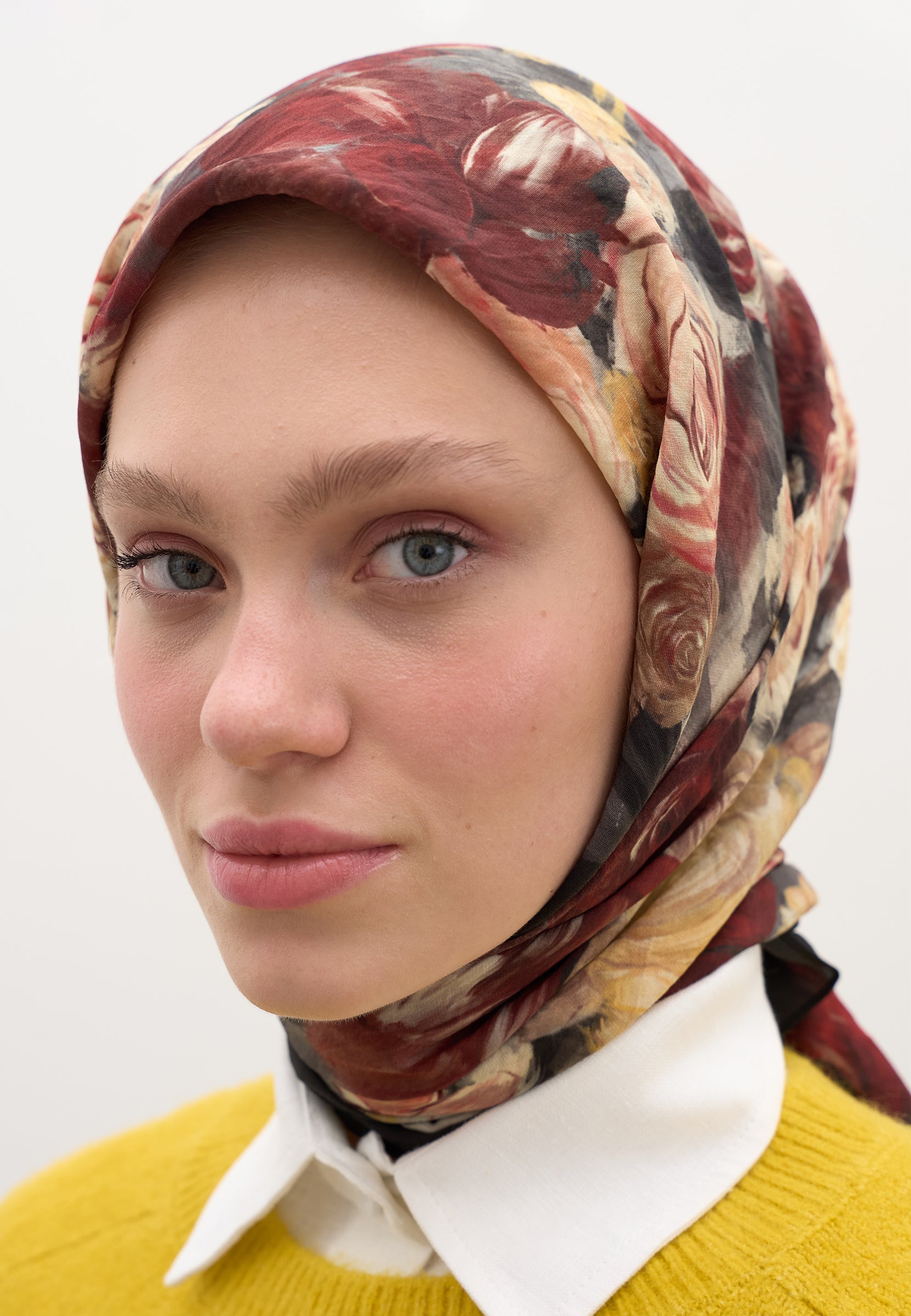 Siyah Rose Breeze Desen Pamuklu Viskon Eşarp