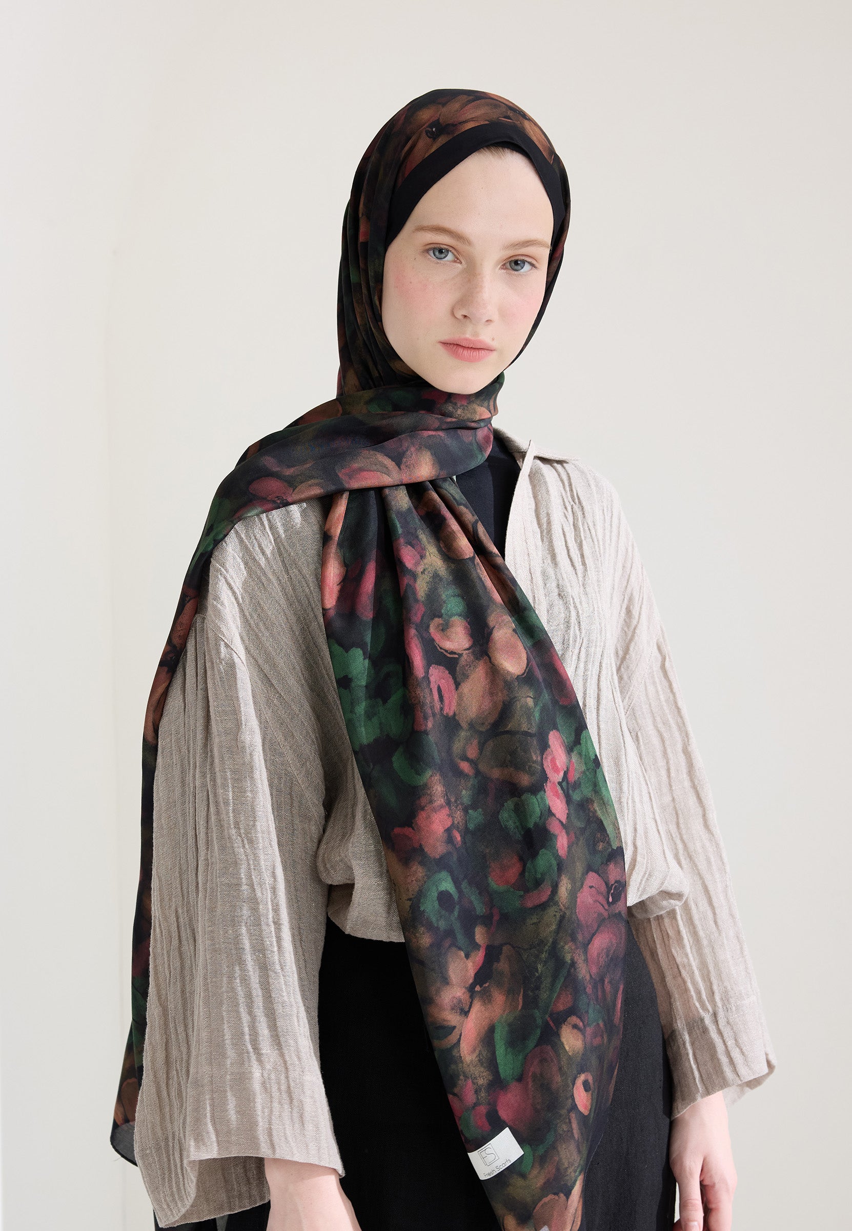 Siyah Hıbıscus Beauty Floş Viskon Şal