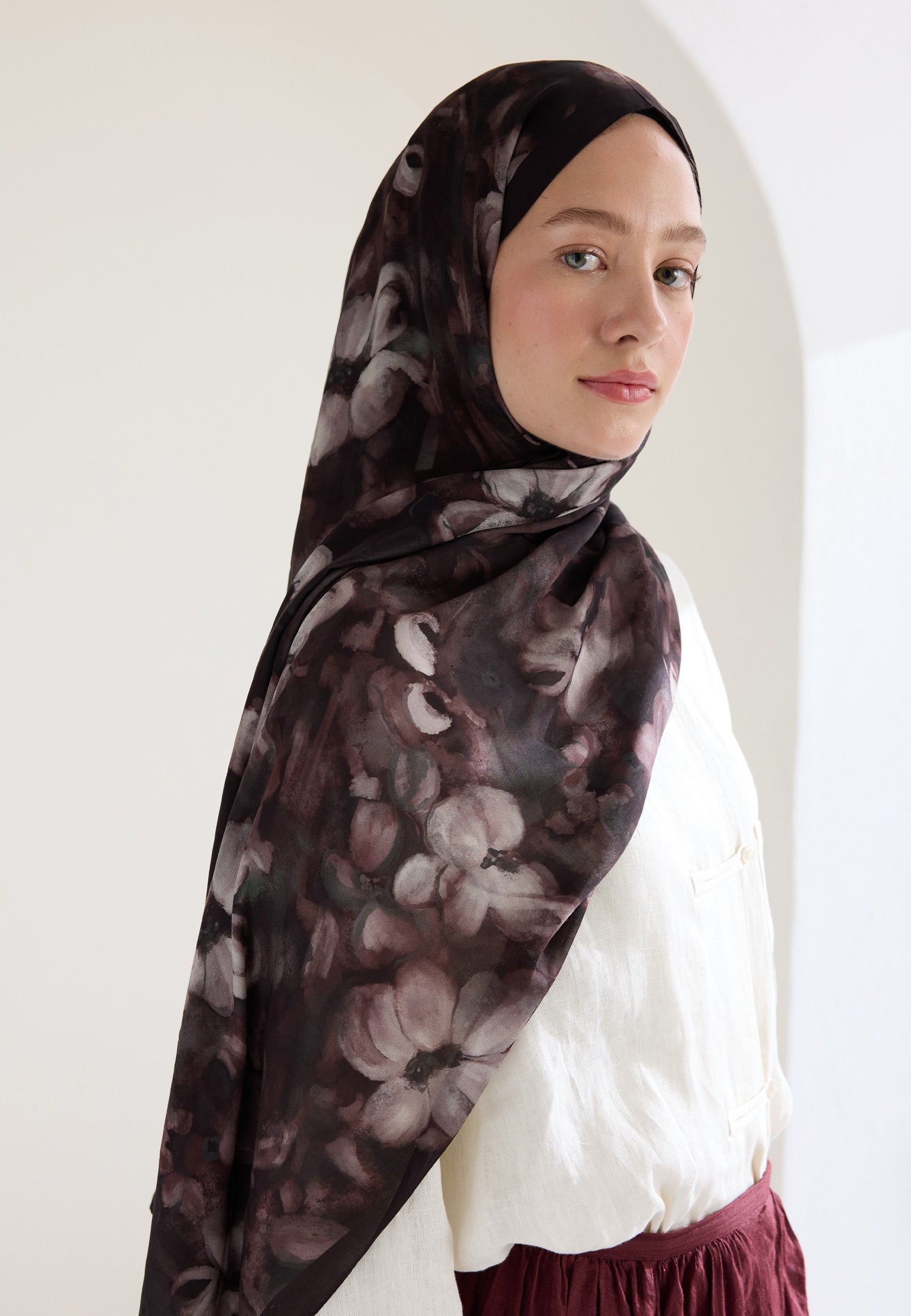 Kahve Hıbıscus Beauty Floş Viskon Şal