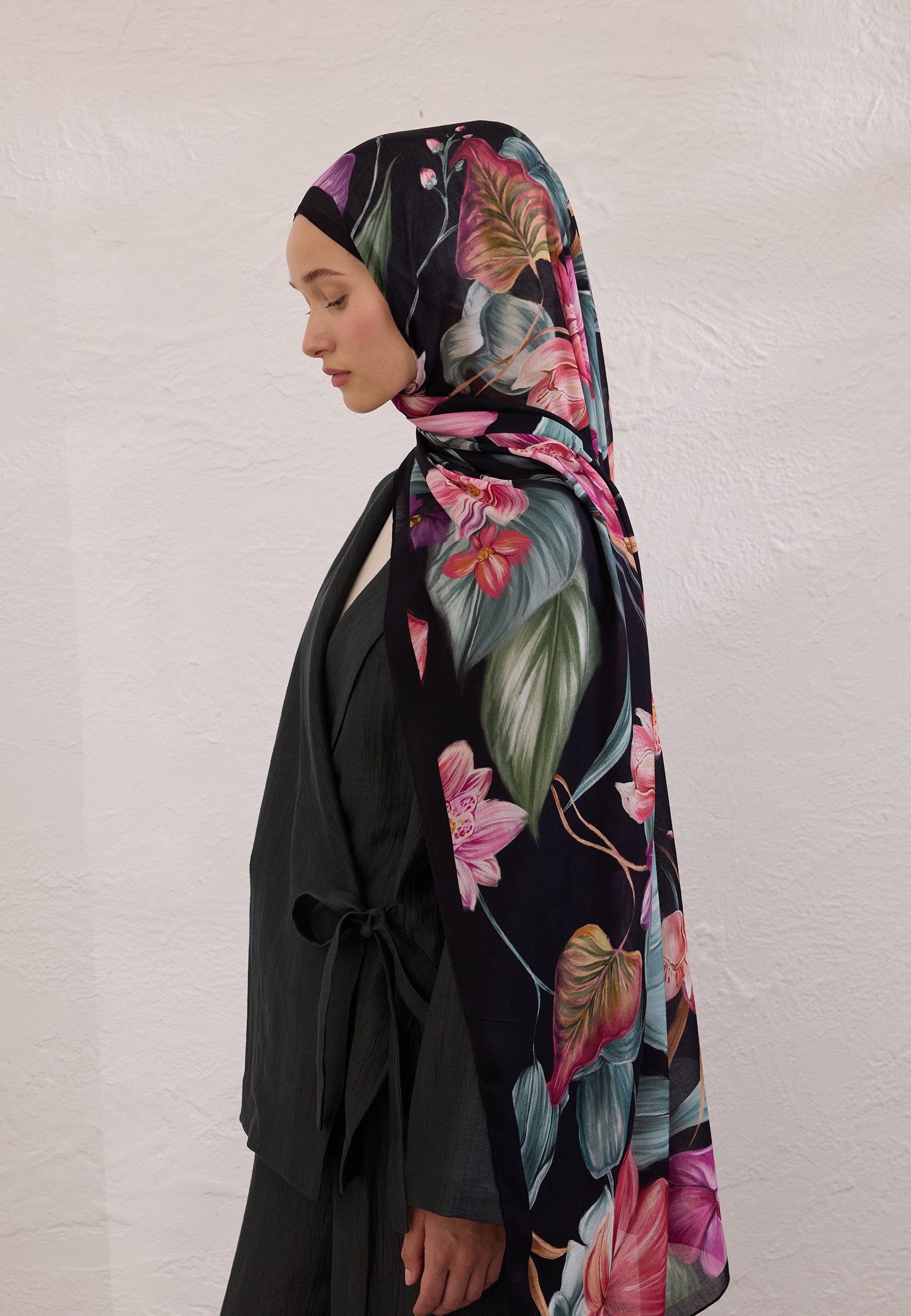 Siyah Elegant Flower Desen Rami Şal