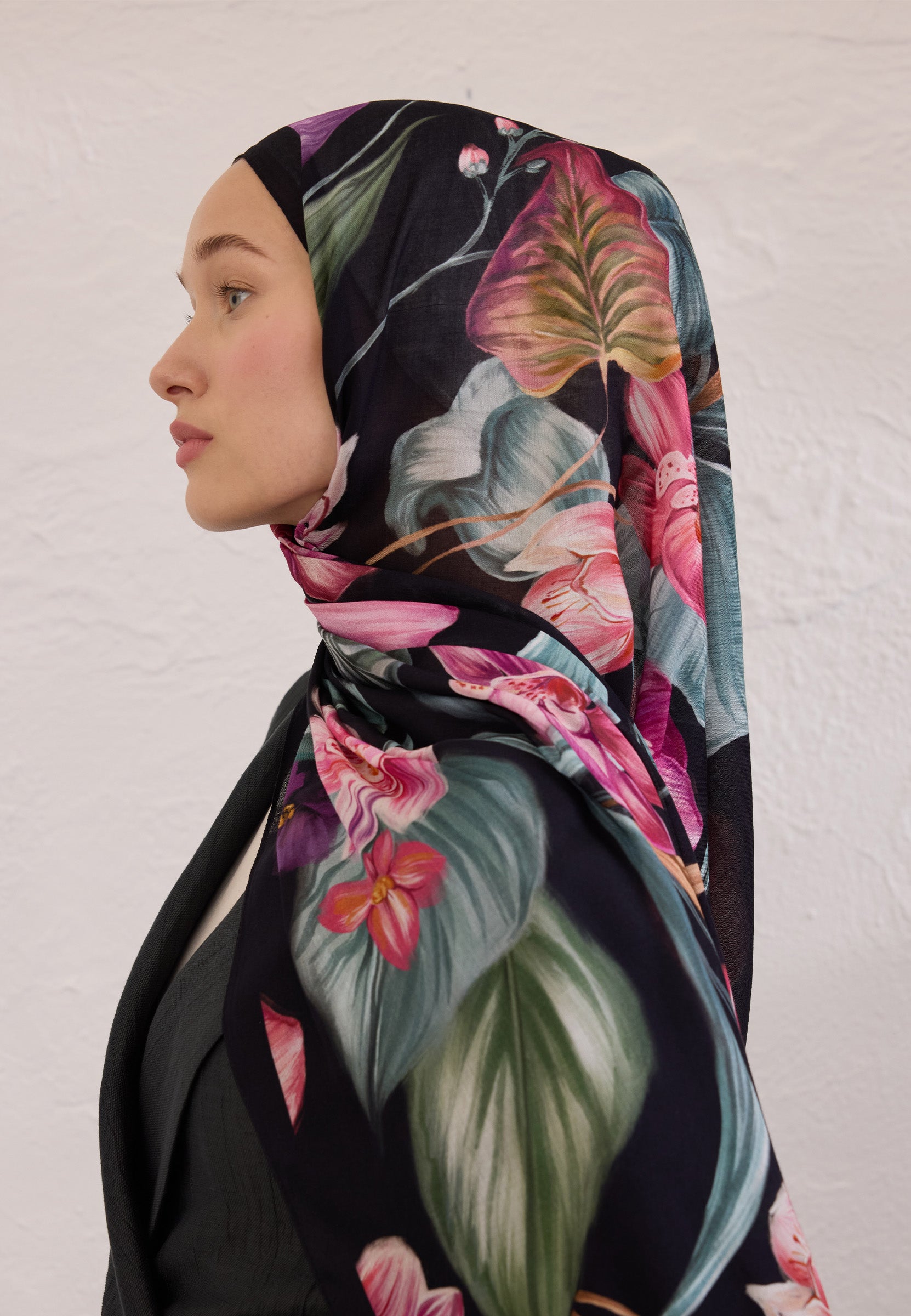 Siyah Elegant Flower Desen Rami Şal