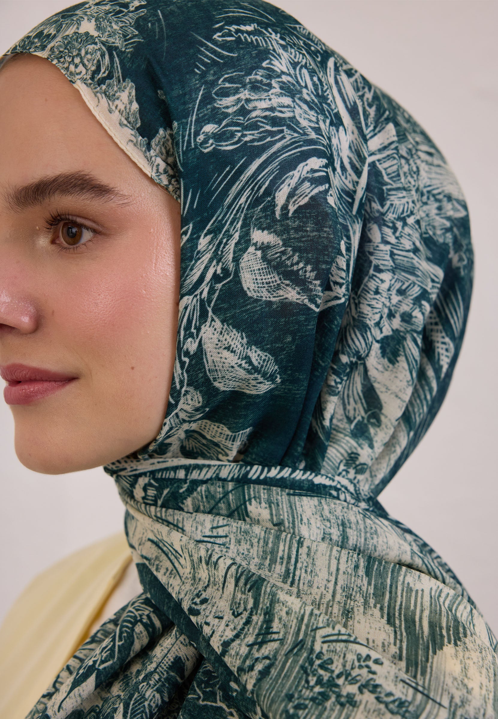 Zümrüt Secret Elegance Desen Rami Şal