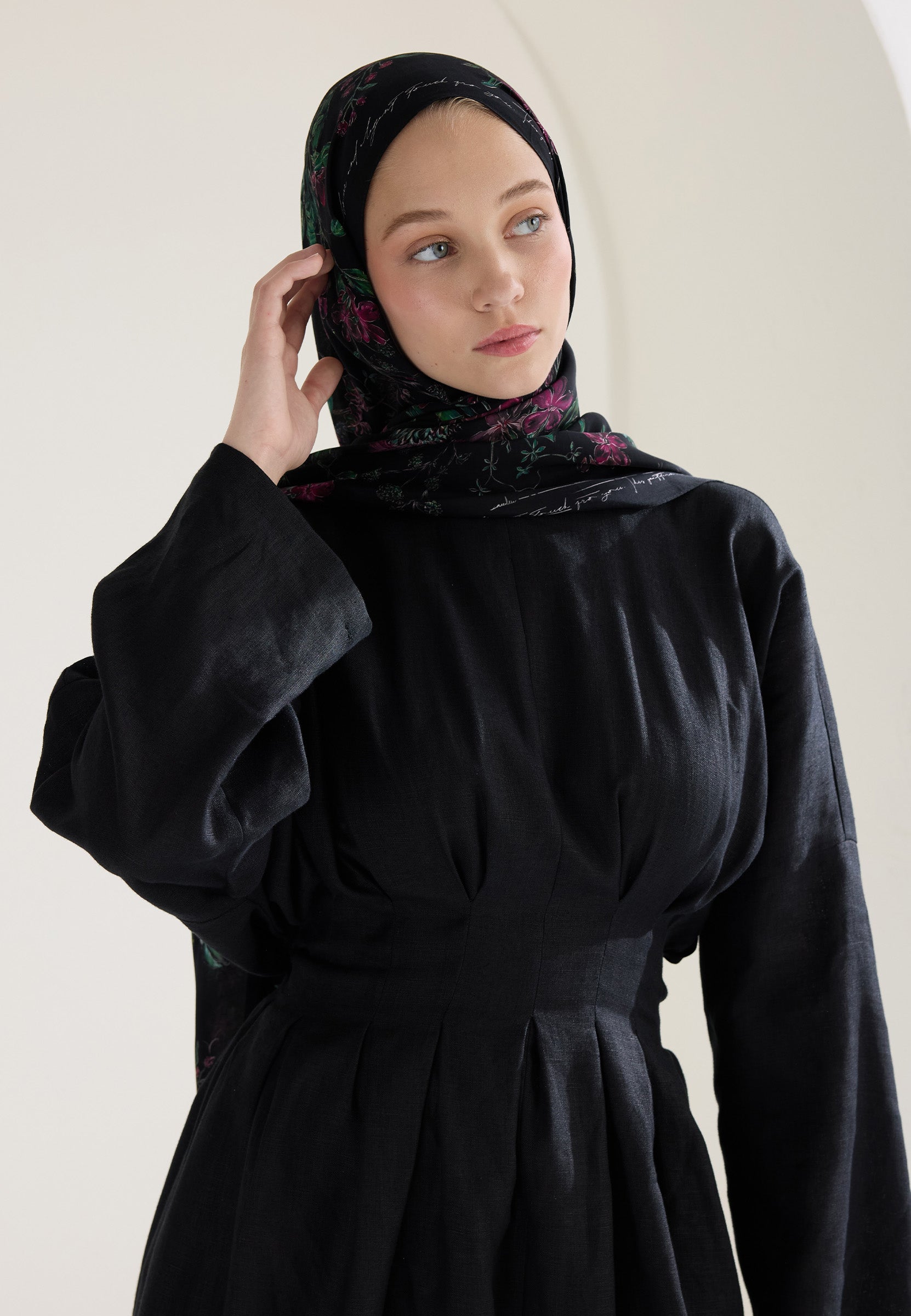Siyah Garden Joy Floş Viskon Şal