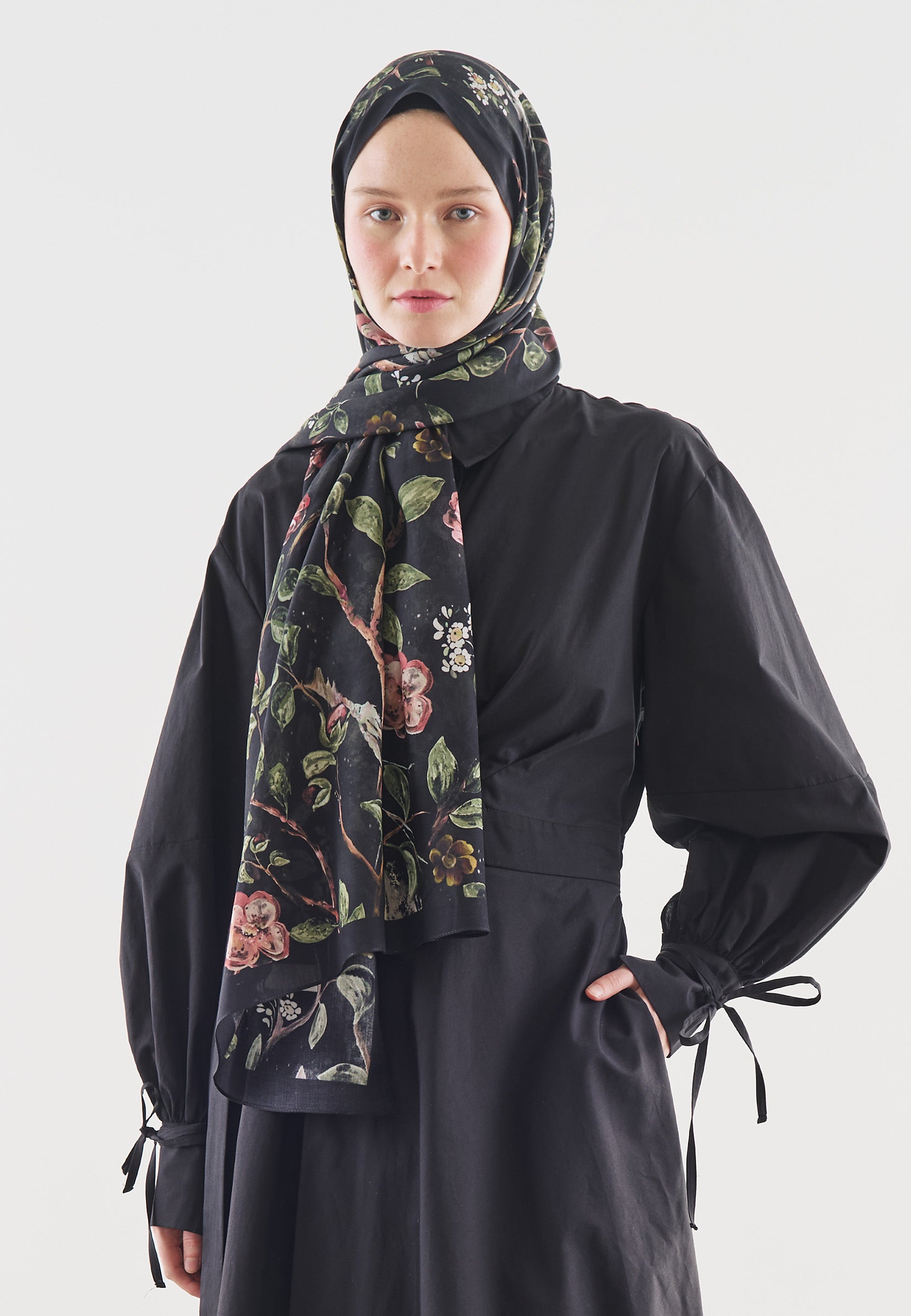 Flower Rain Desenli Pamuk Viskon Şal Siyah