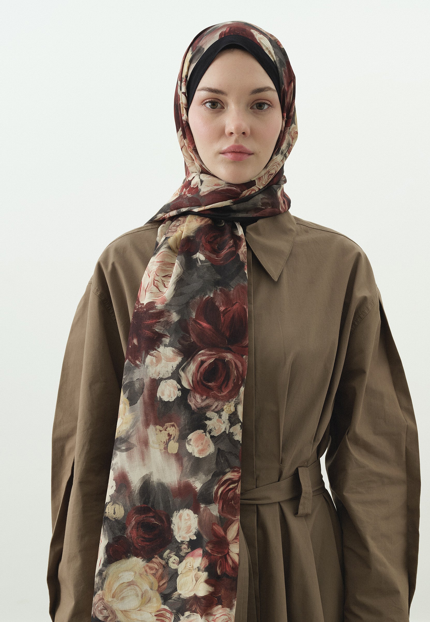 Siyah Rose Breeze Desenli Pamuk Viskon Şal