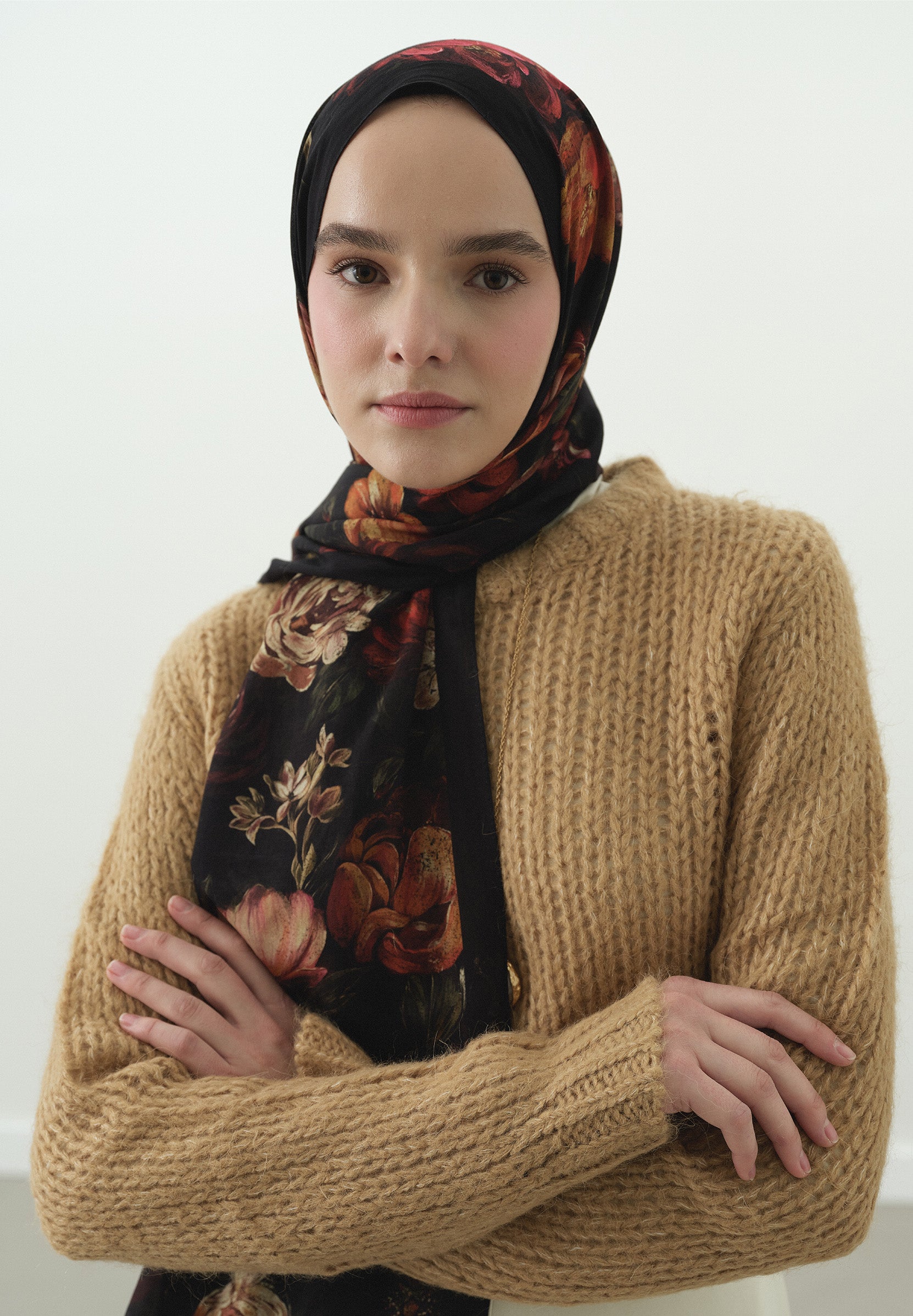 Siyah Rosıne Desenli Pamuk Viskon Şal