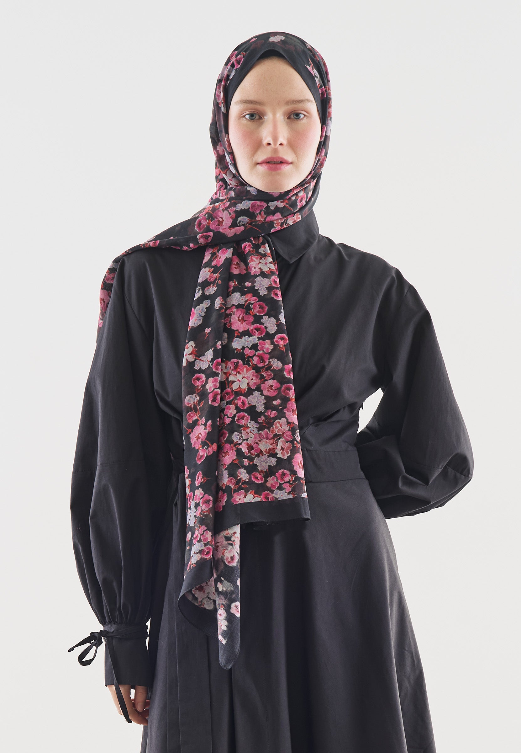 Siyah Secret Pearl Desenli Pamuk Viskon Şal