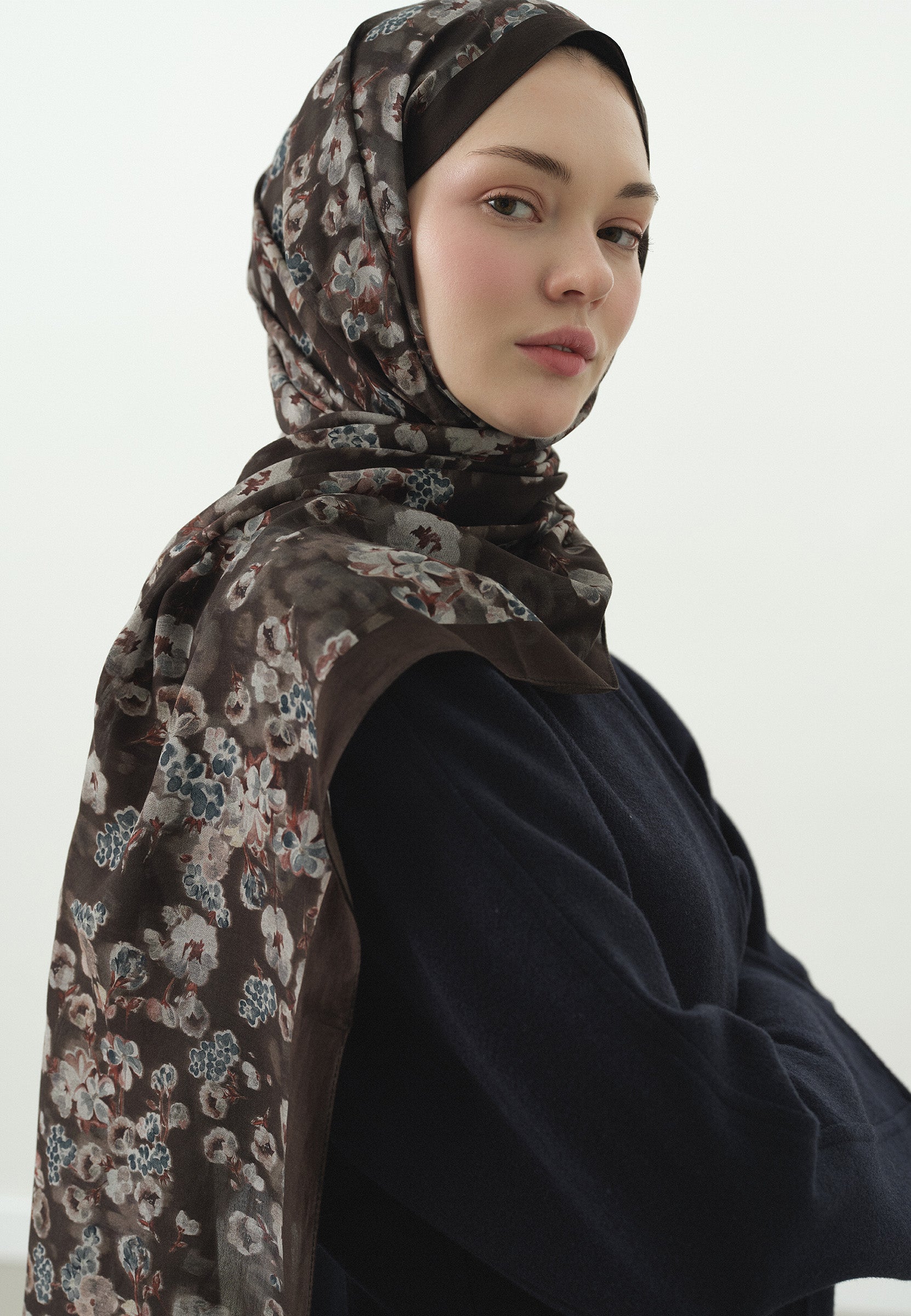 Tozlu Kahve Secret Pearl Desenli Pamuk Viskon Şal