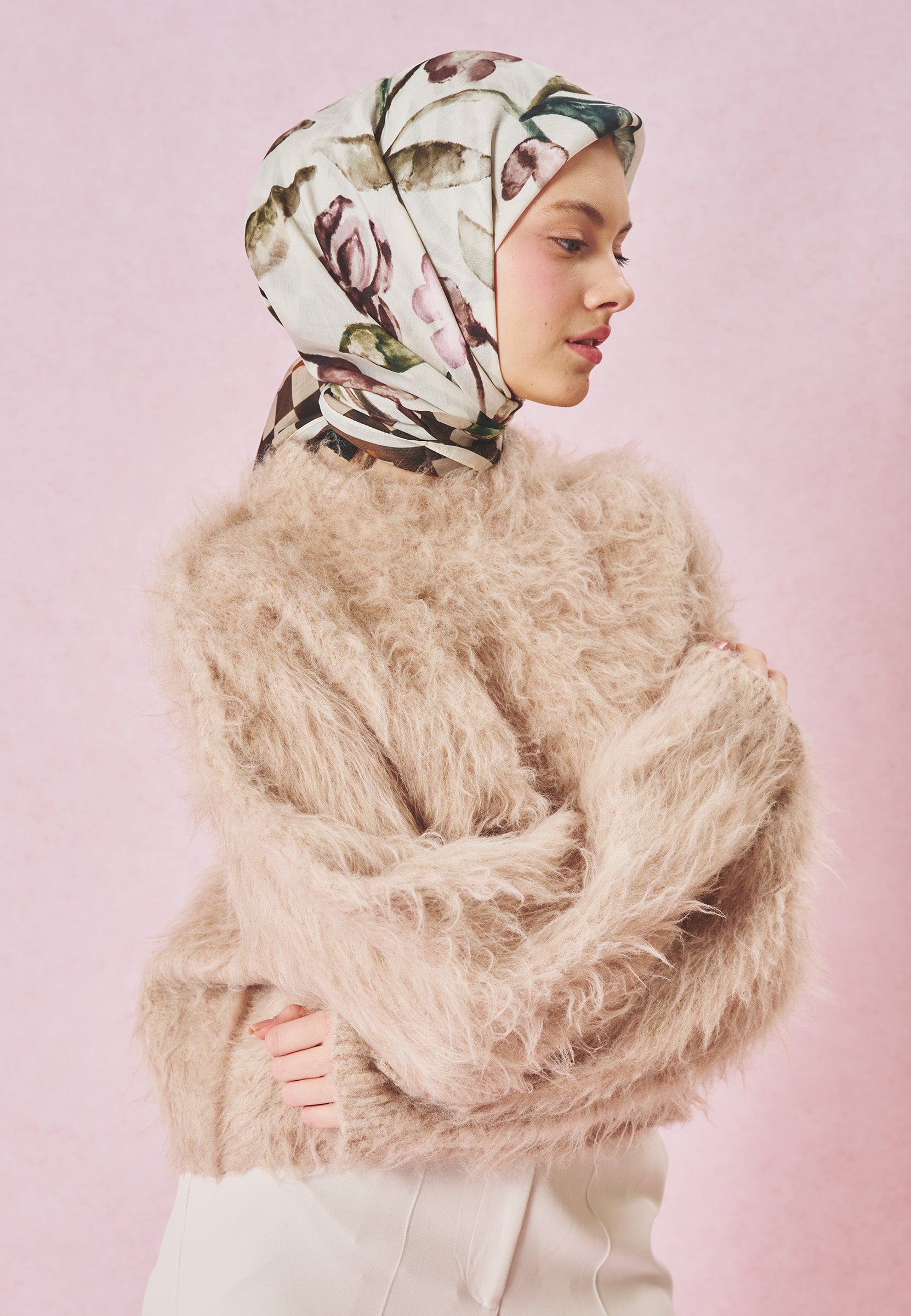 Brown Love In Bloom Desen Floş Viskon Eşarp
