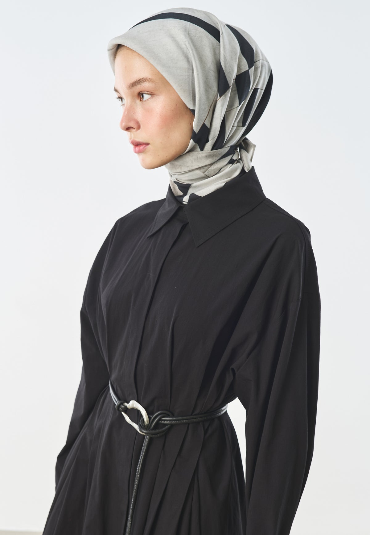 Bold Lines Desen Pamuk İpek Eşarp Siyah