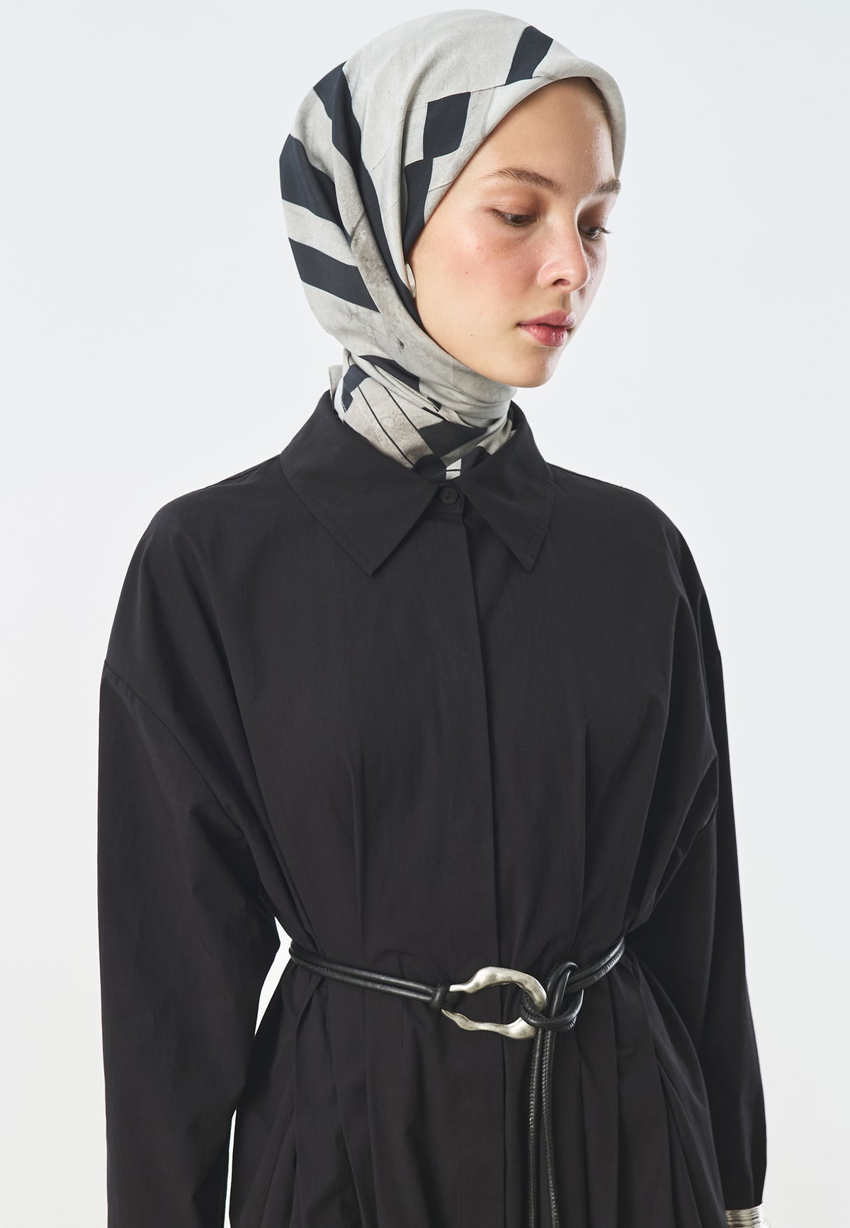 Bold Lines Desen Pamuk İpek Eşarp Siyah