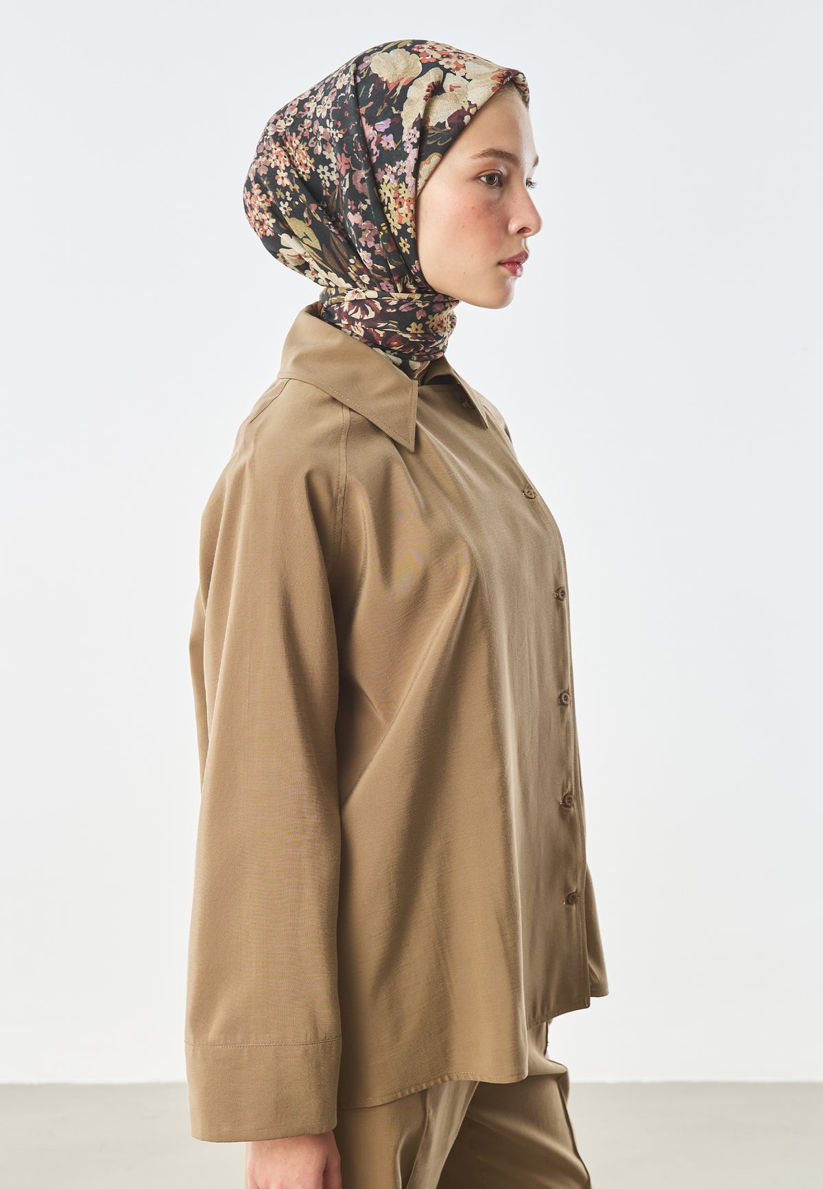 Floral Glow Desen Pamuk İpek Eşarp Bej
