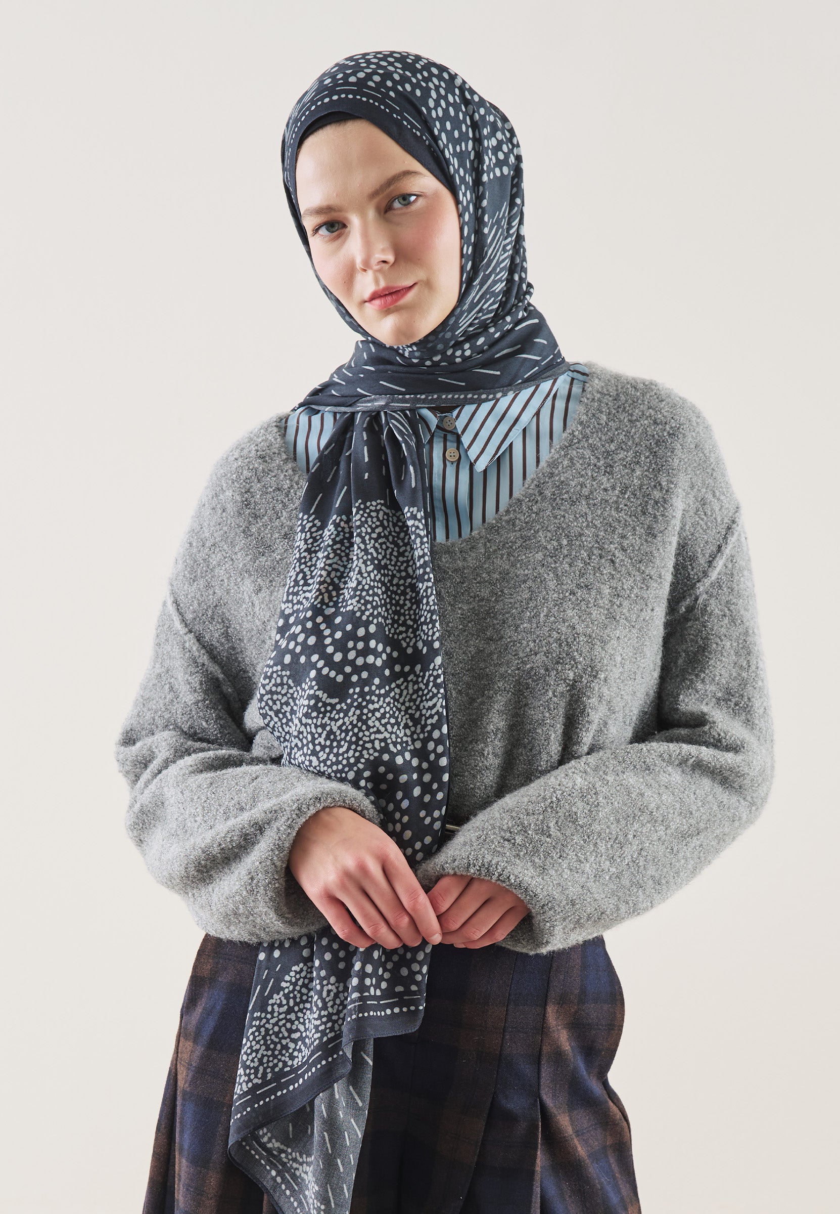 Lacivert Dot Elegance Desen Rami Şal