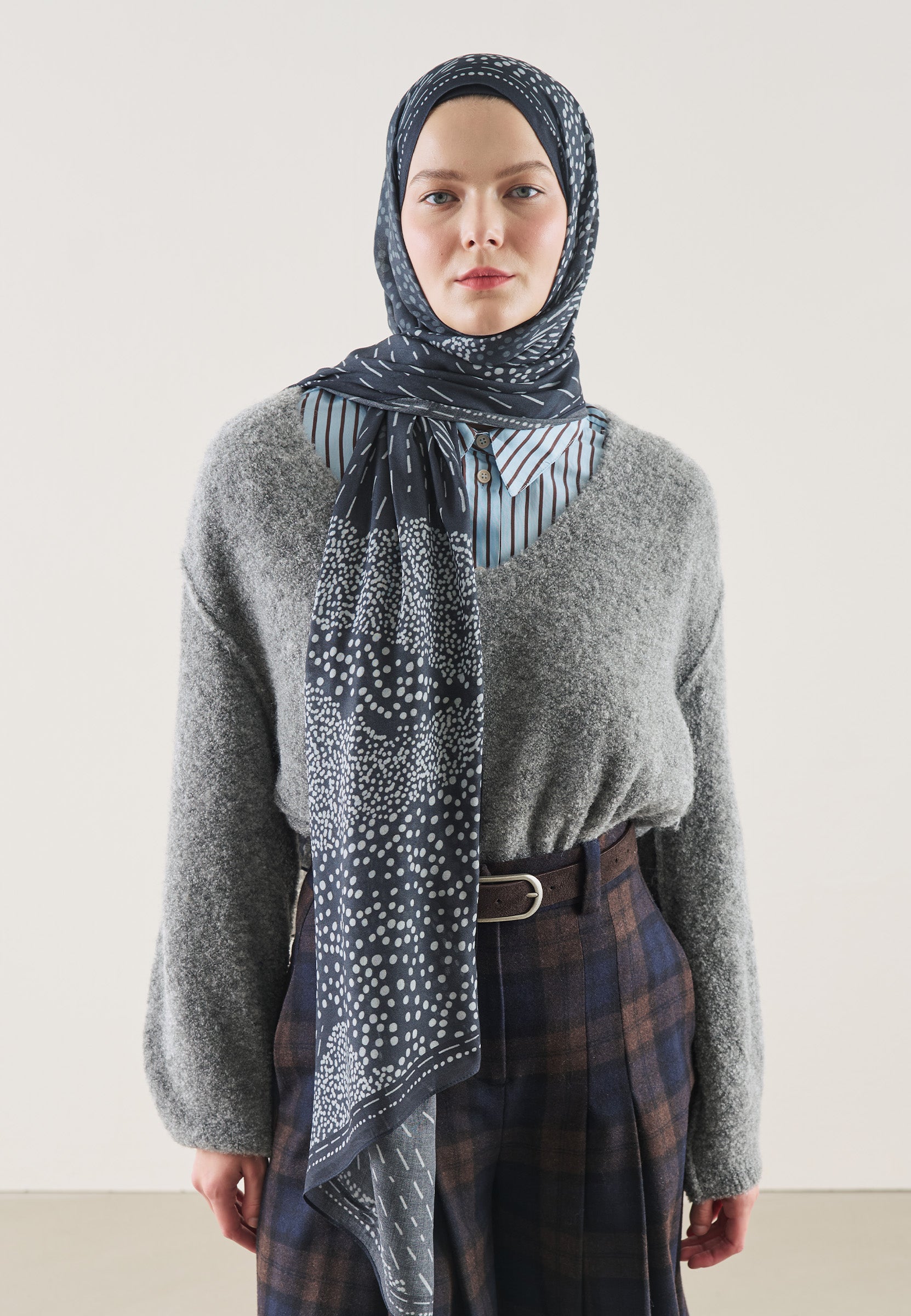 Lacivert Dot Elegance Desen Rami Şal